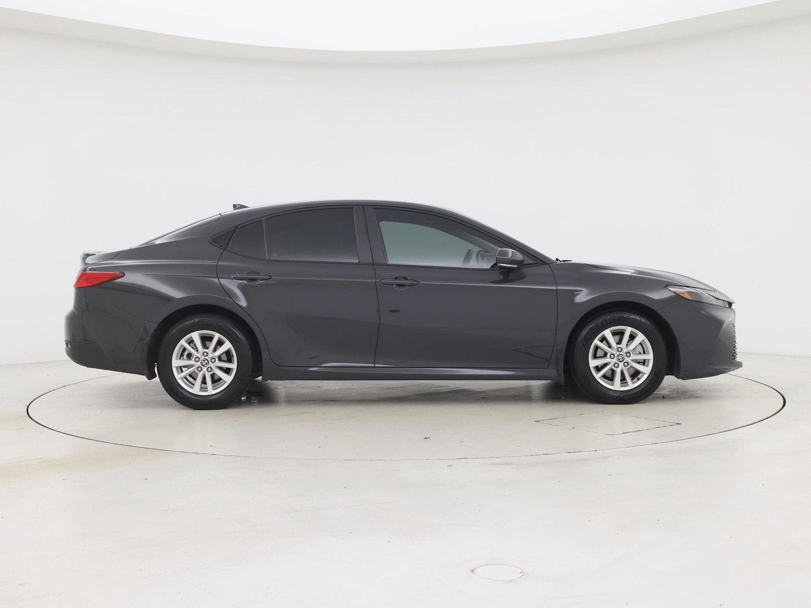 2025 Toyota Camry LE - Photo 8