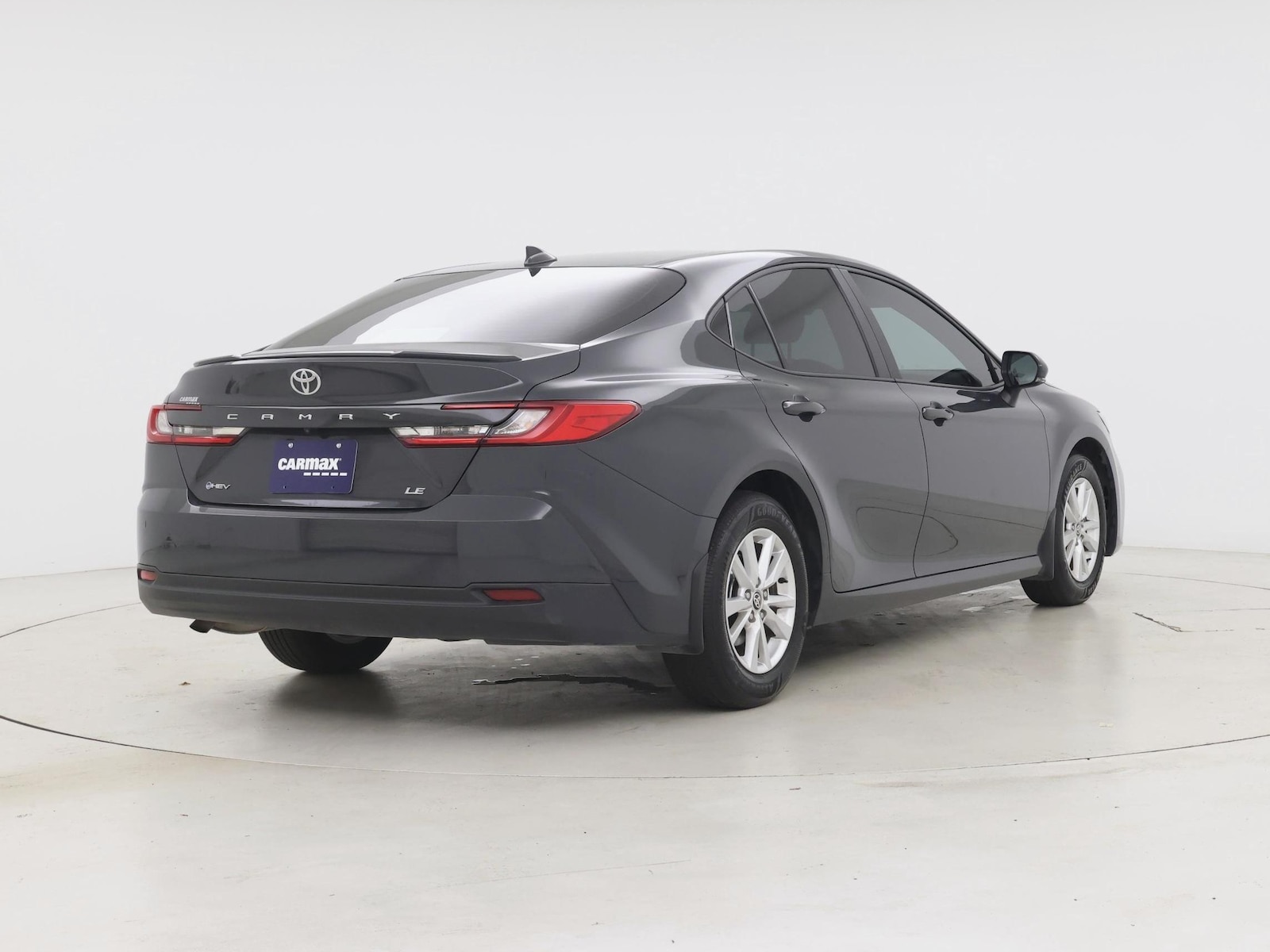 2025 Toyota Camry LE - Photo 9