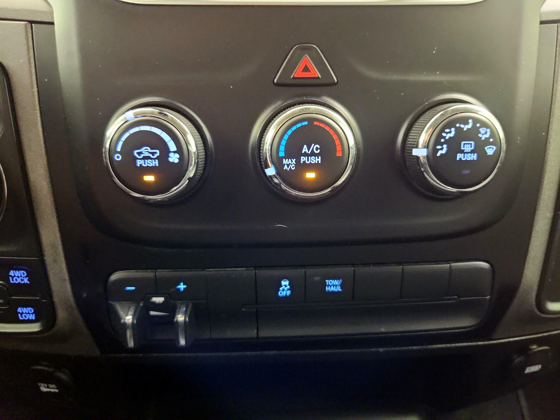 Thumbnail: 2022 RAM 1500 Classic - 16