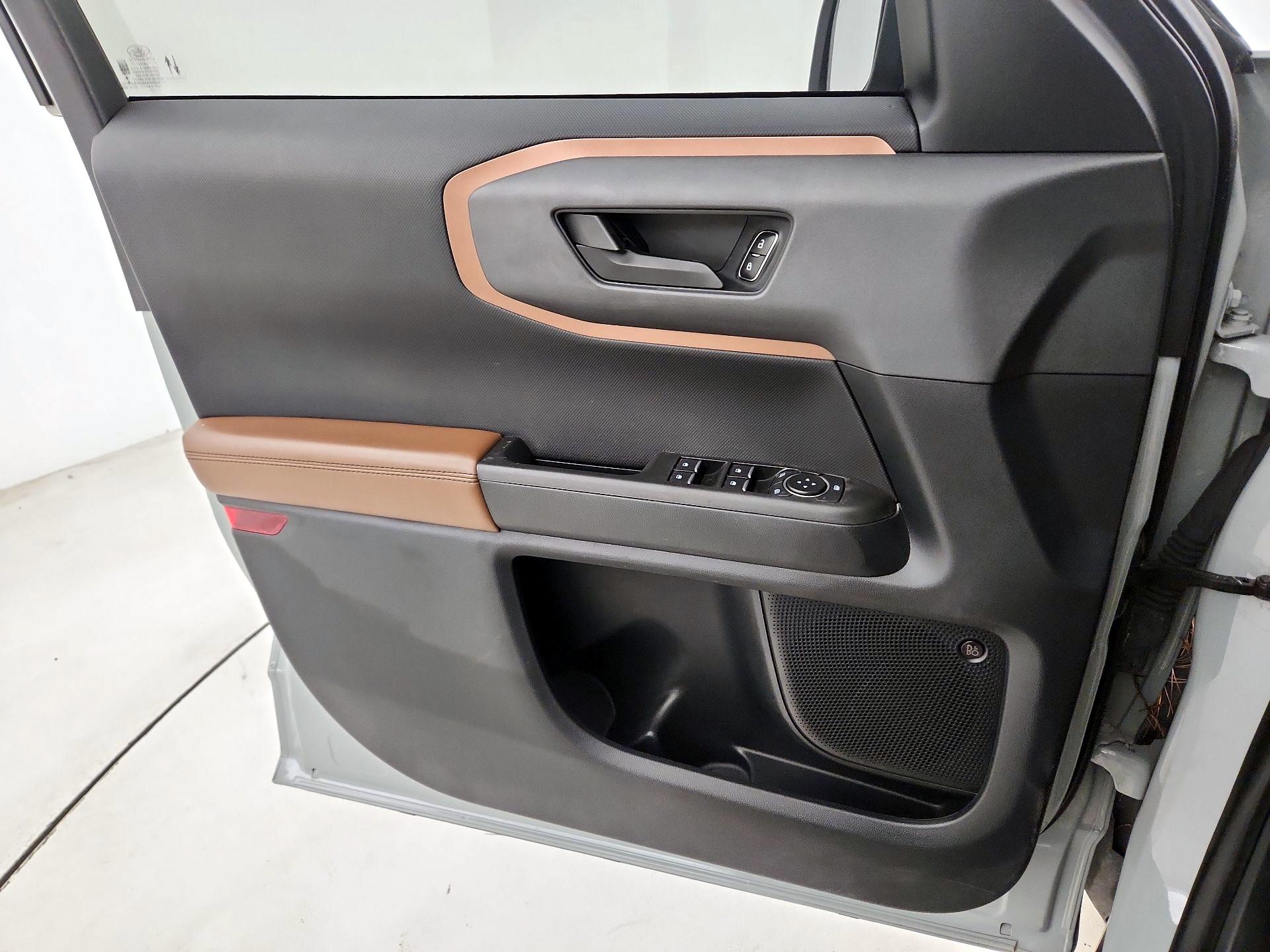 Thumbnail: 2022 Ford Bronco Sport - 10