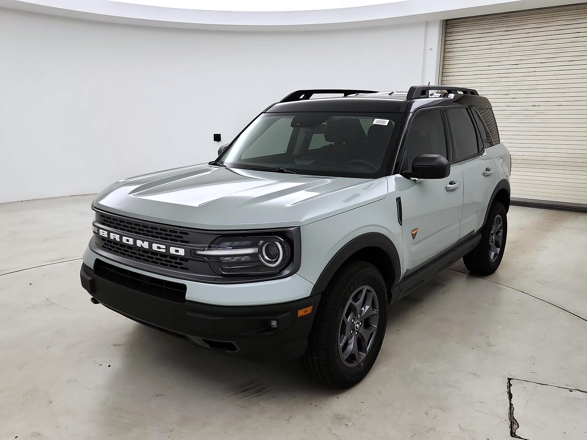 Thumbnail: 2022 Ford Bronco Sport - 3