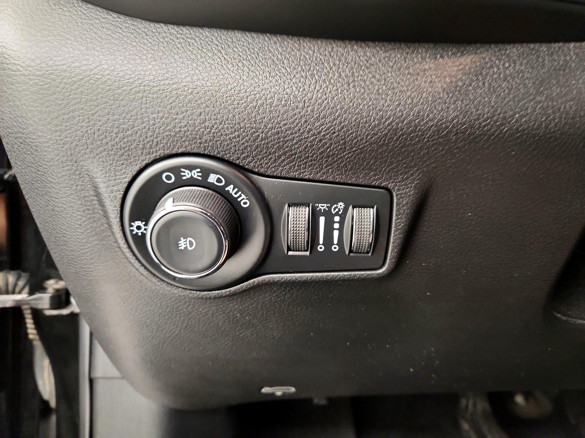 Thumbnail: 2022 Jeep Compass - 13