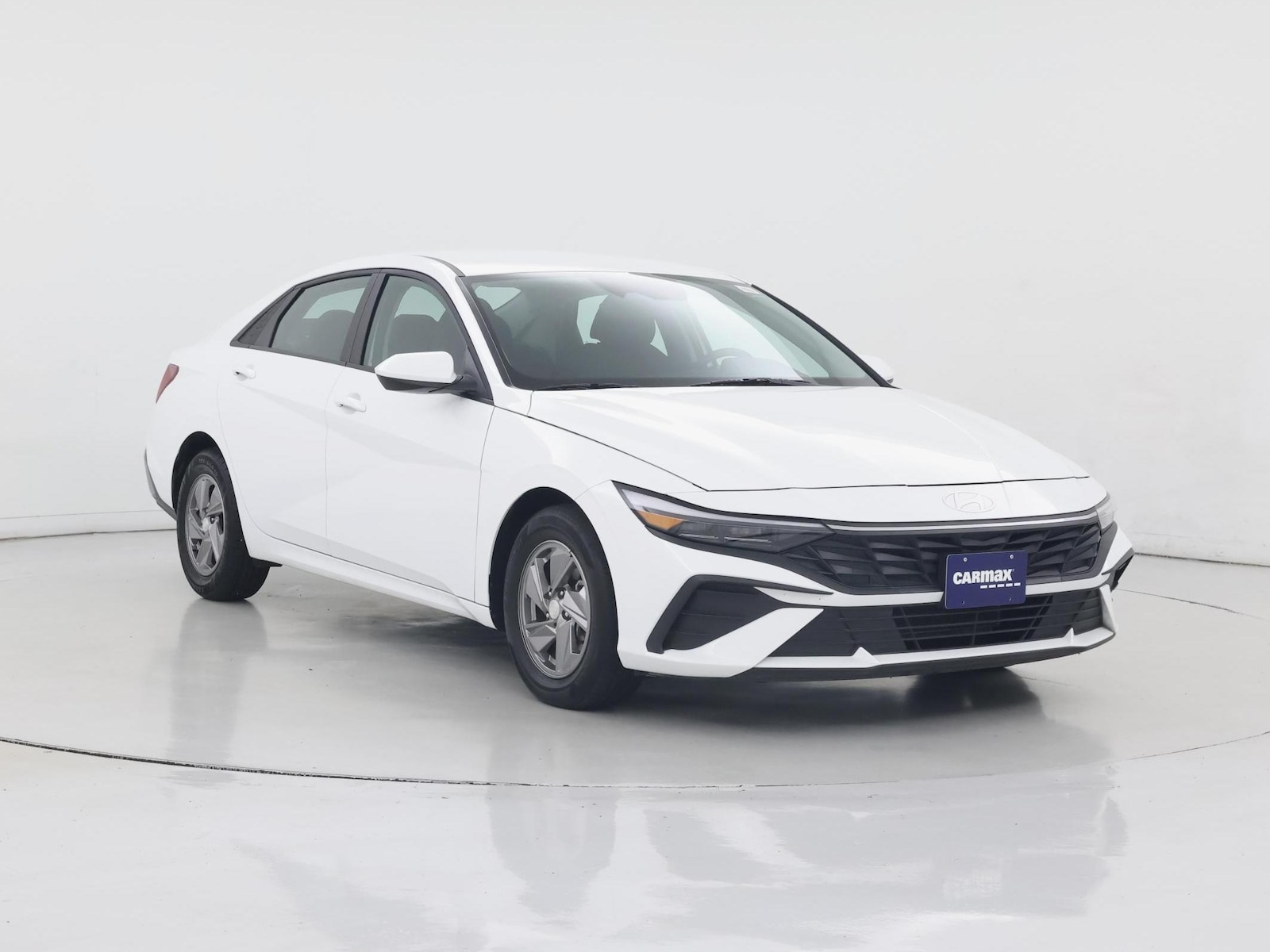 2025 Hyundai Elantra SE - Photo 2