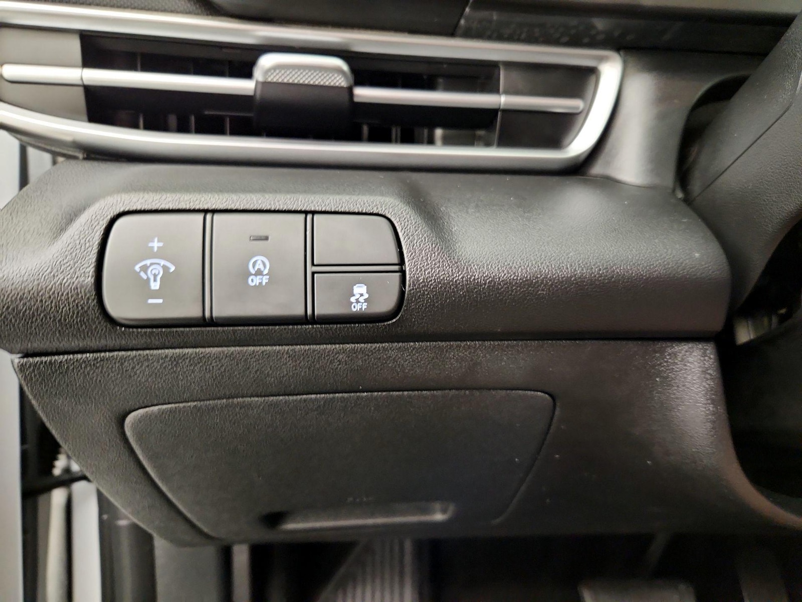 2025 Hyundai Elantra SE - Photo 14