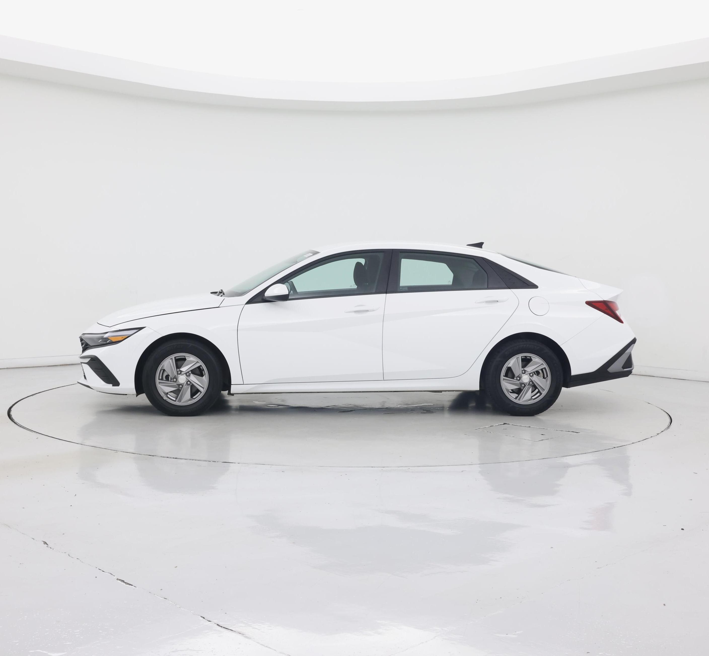 Thumbnail: 2025 Hyundai Elantra - 3