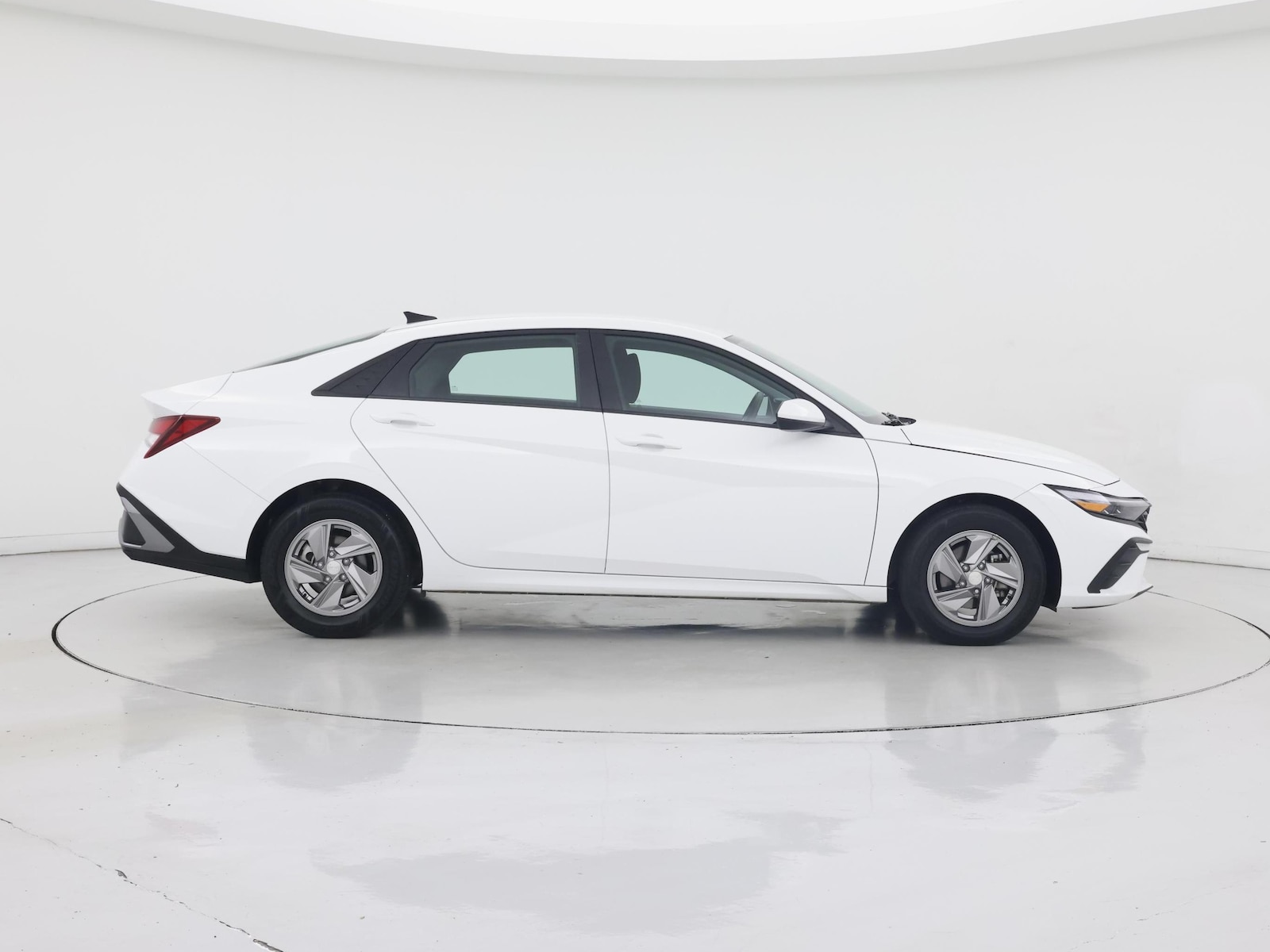 2025 Hyundai Elantra SE - Photo 8