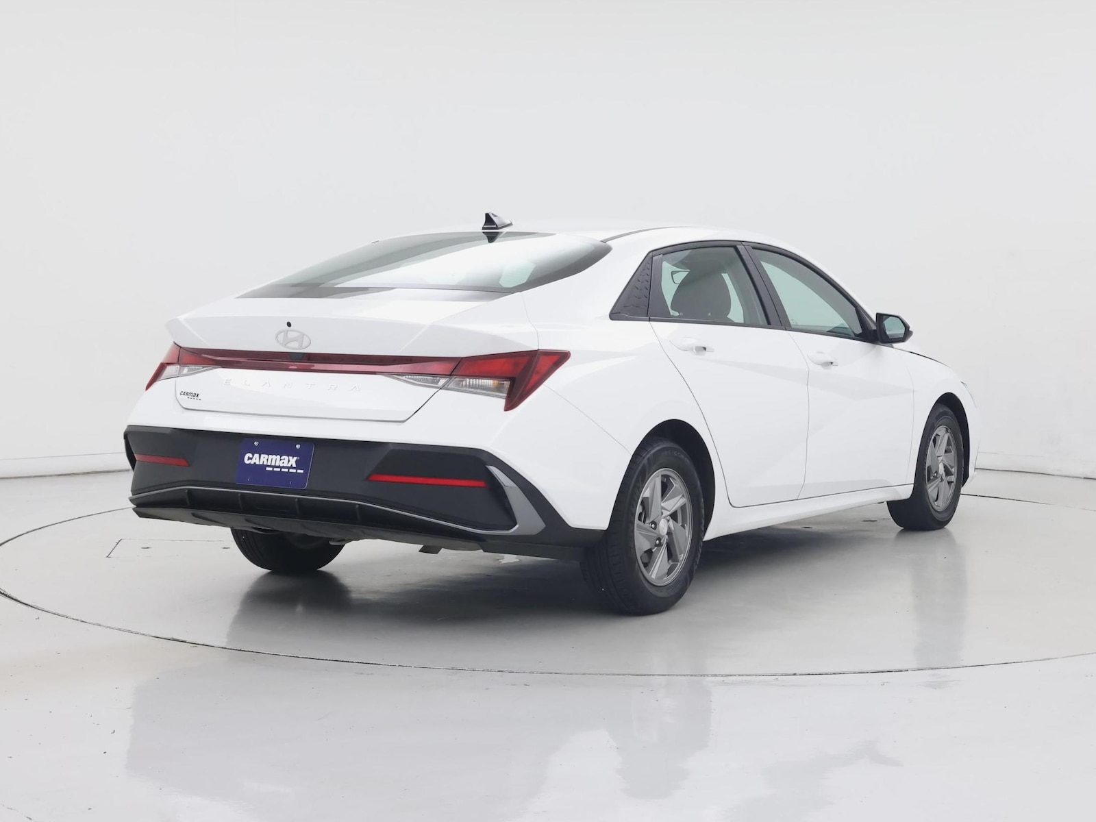 2025 Hyundai Elantra SE - Photo 9