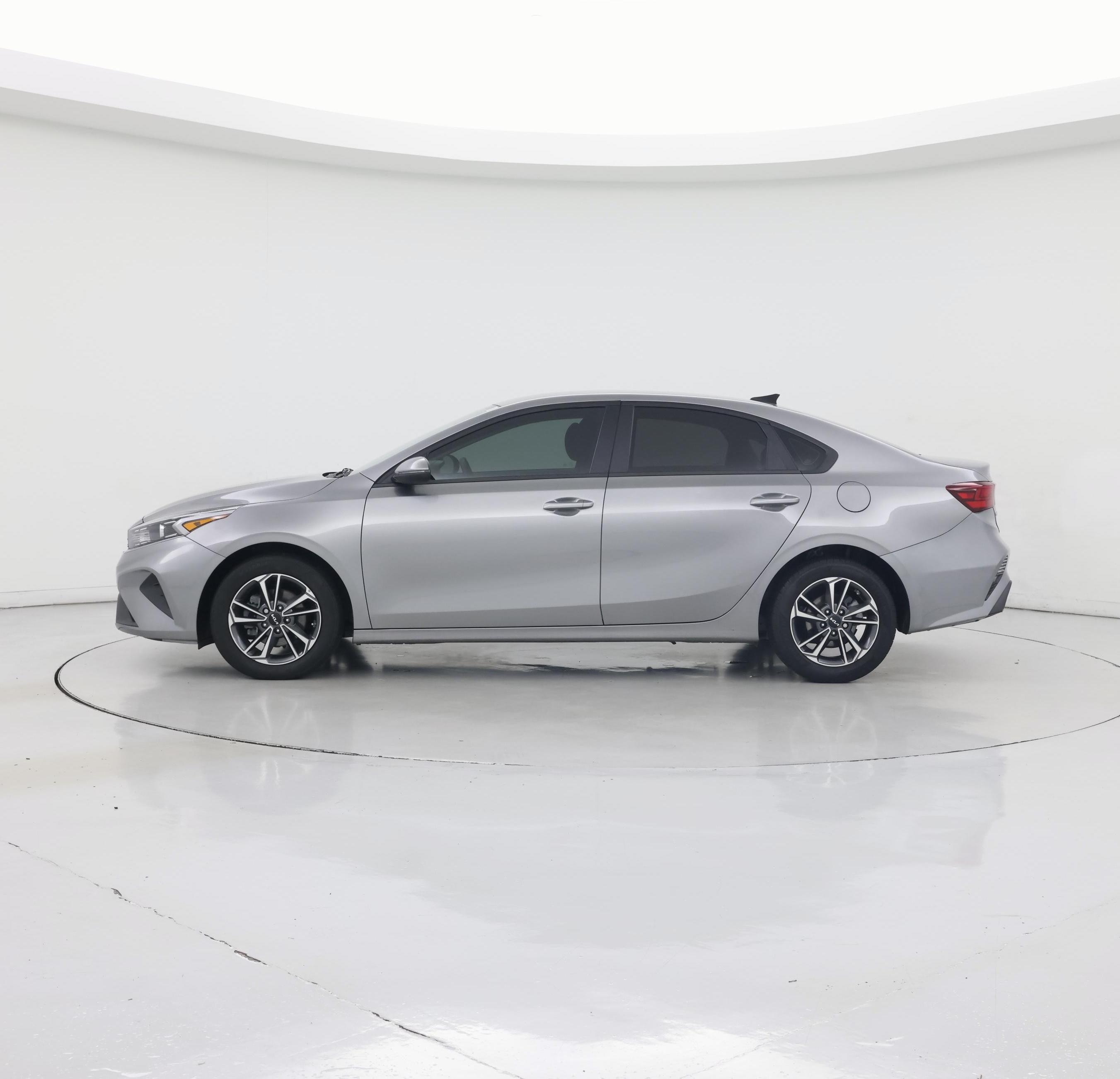 Thumbnail: 2024 Kia Forte - 3