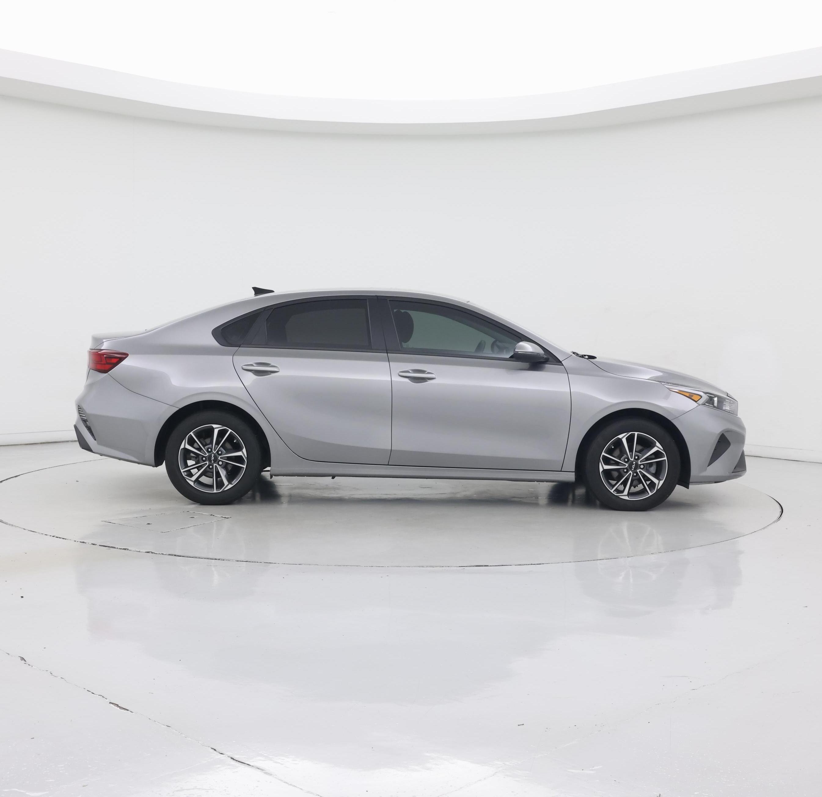 Thumbnail: 2024 Kia Forte - 7