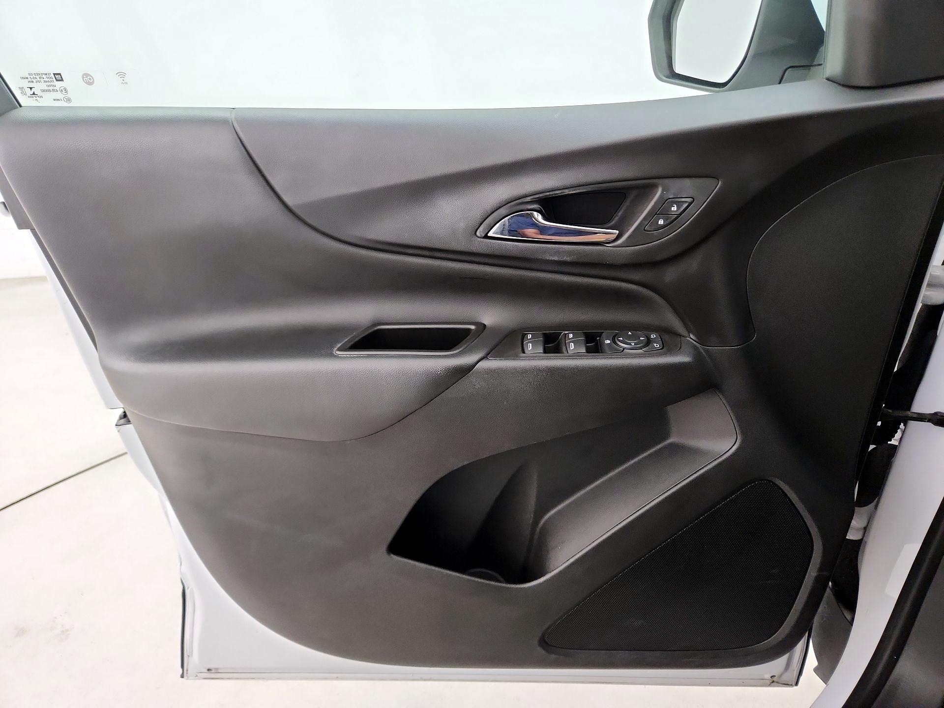 Thumbnail: 2022 Chevrolet Equinox - 12