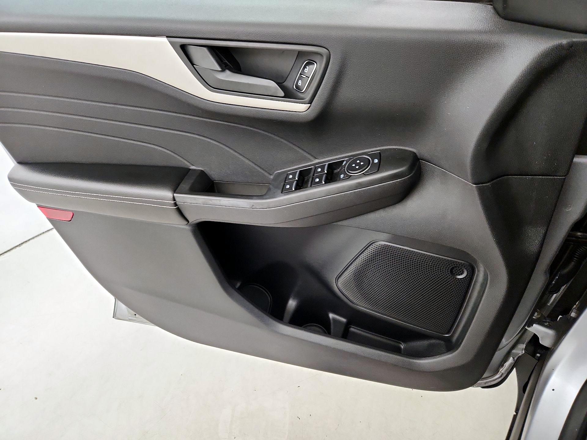 Thumbnail: 2022 Ford Escape - 12