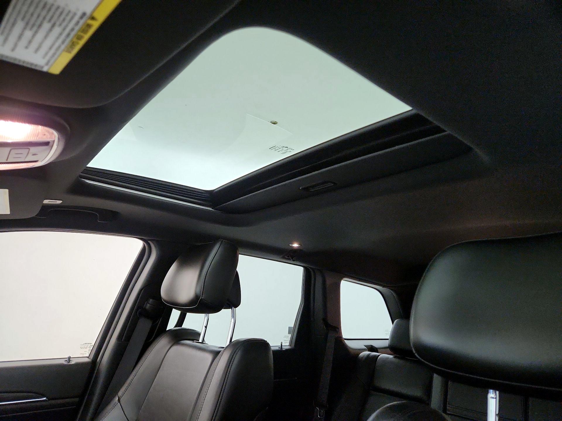 Thumbnail: 2021 Jeep Grand Cherokee - 20
