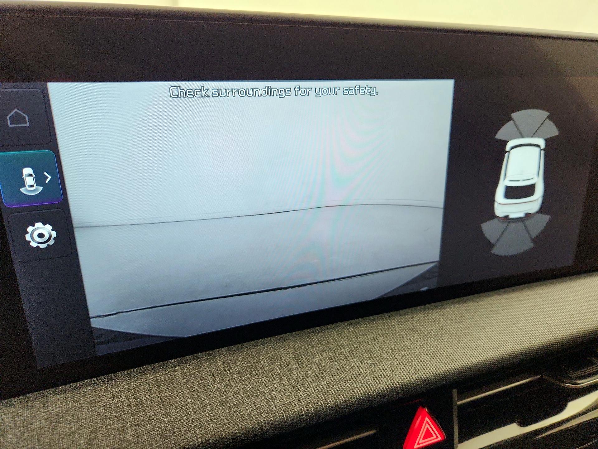 Thumbnail: 2022 Kia EV6 - 15