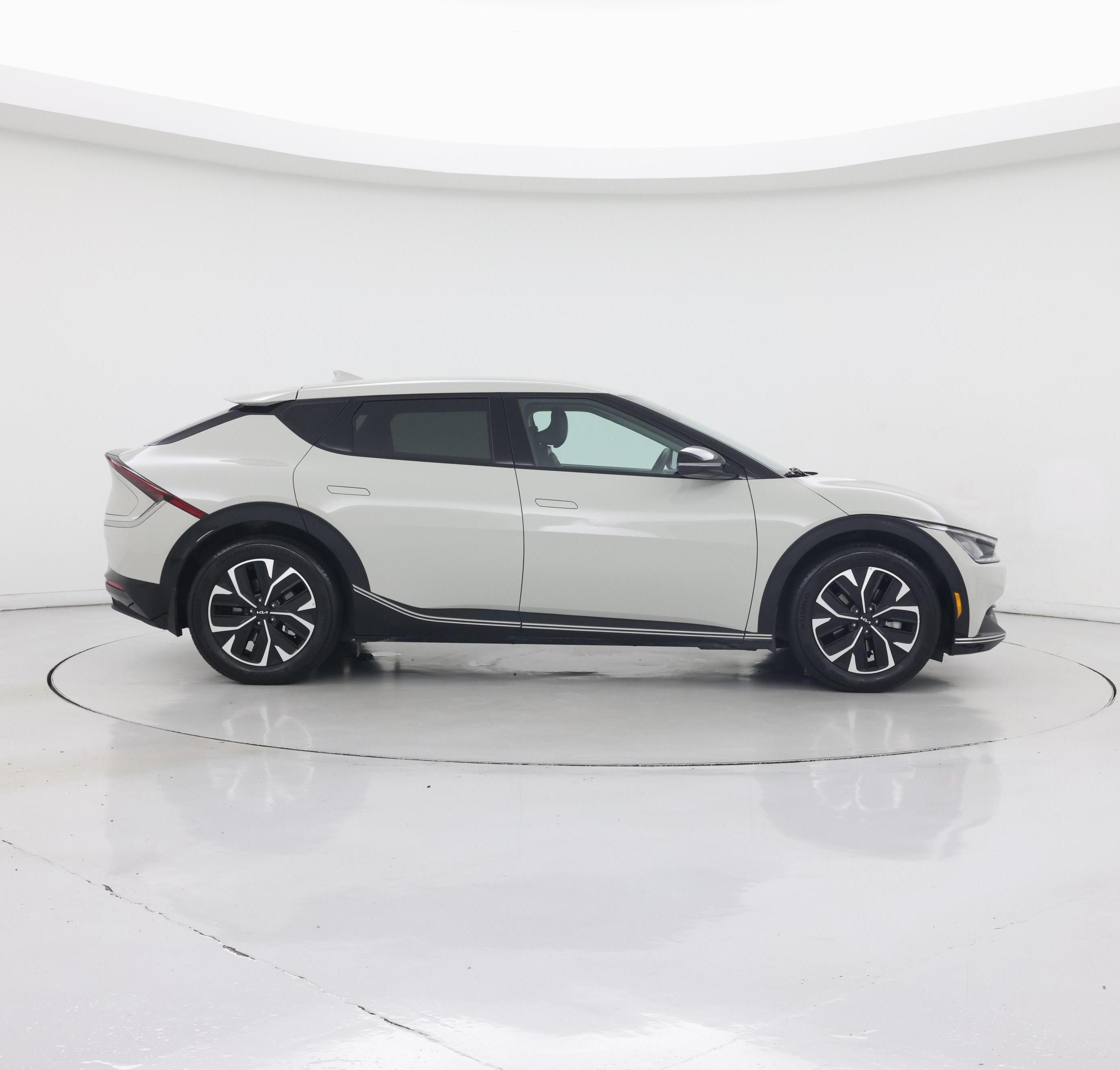 Thumbnail: 2022 Kia EV6 - 7