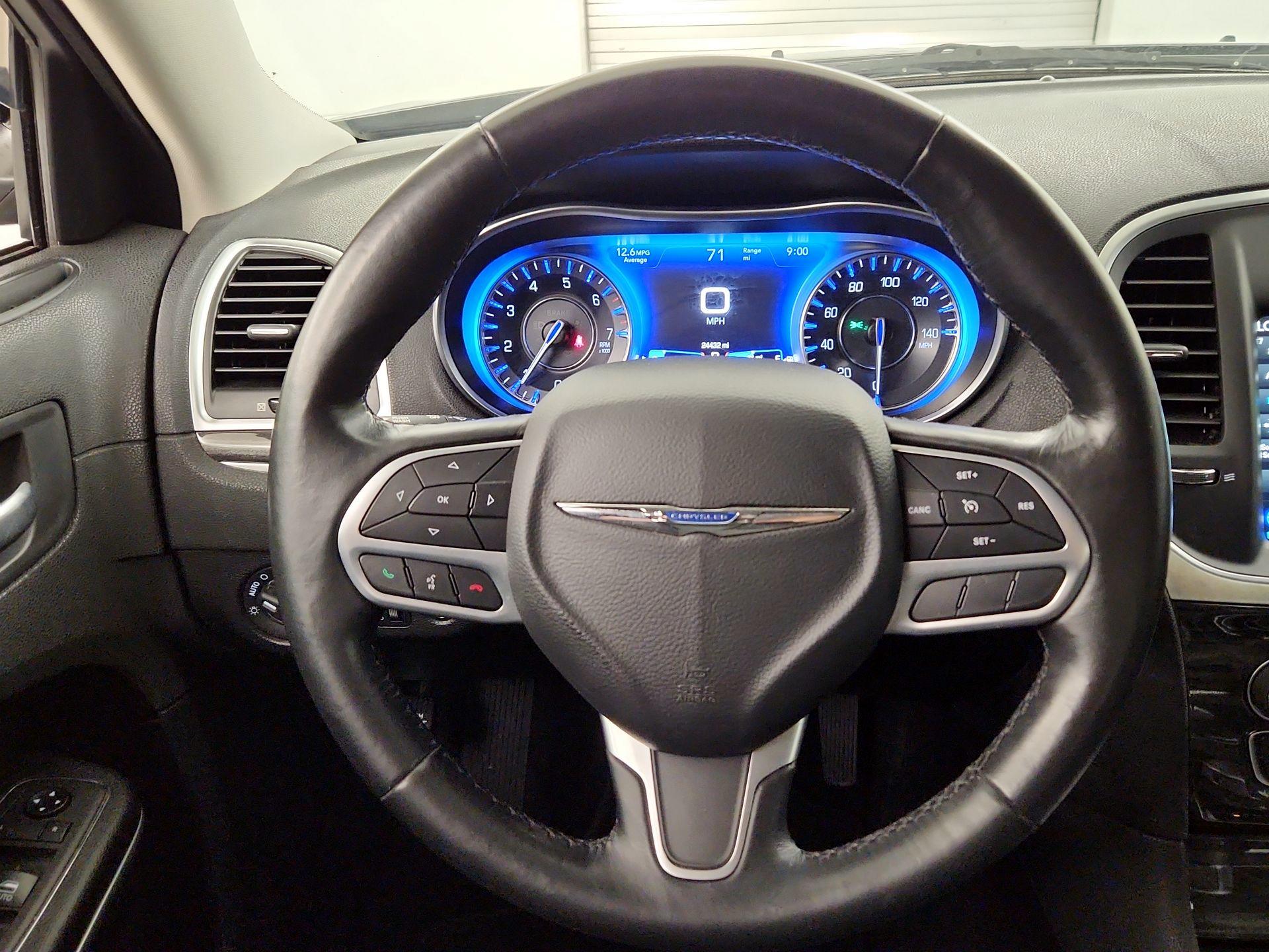 Thumbnail: 2021 Chrysler 300 - 10