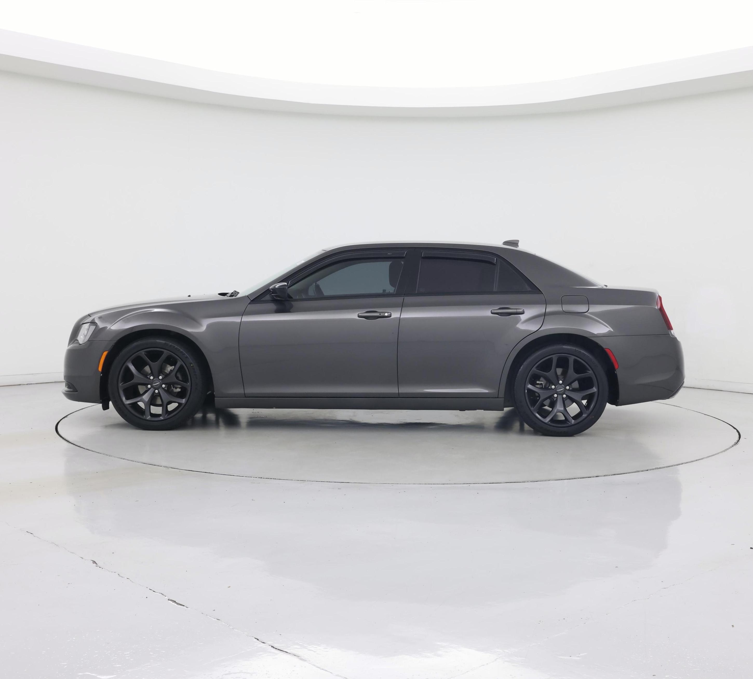 Thumbnail: 2021 Chrysler 300 - 3