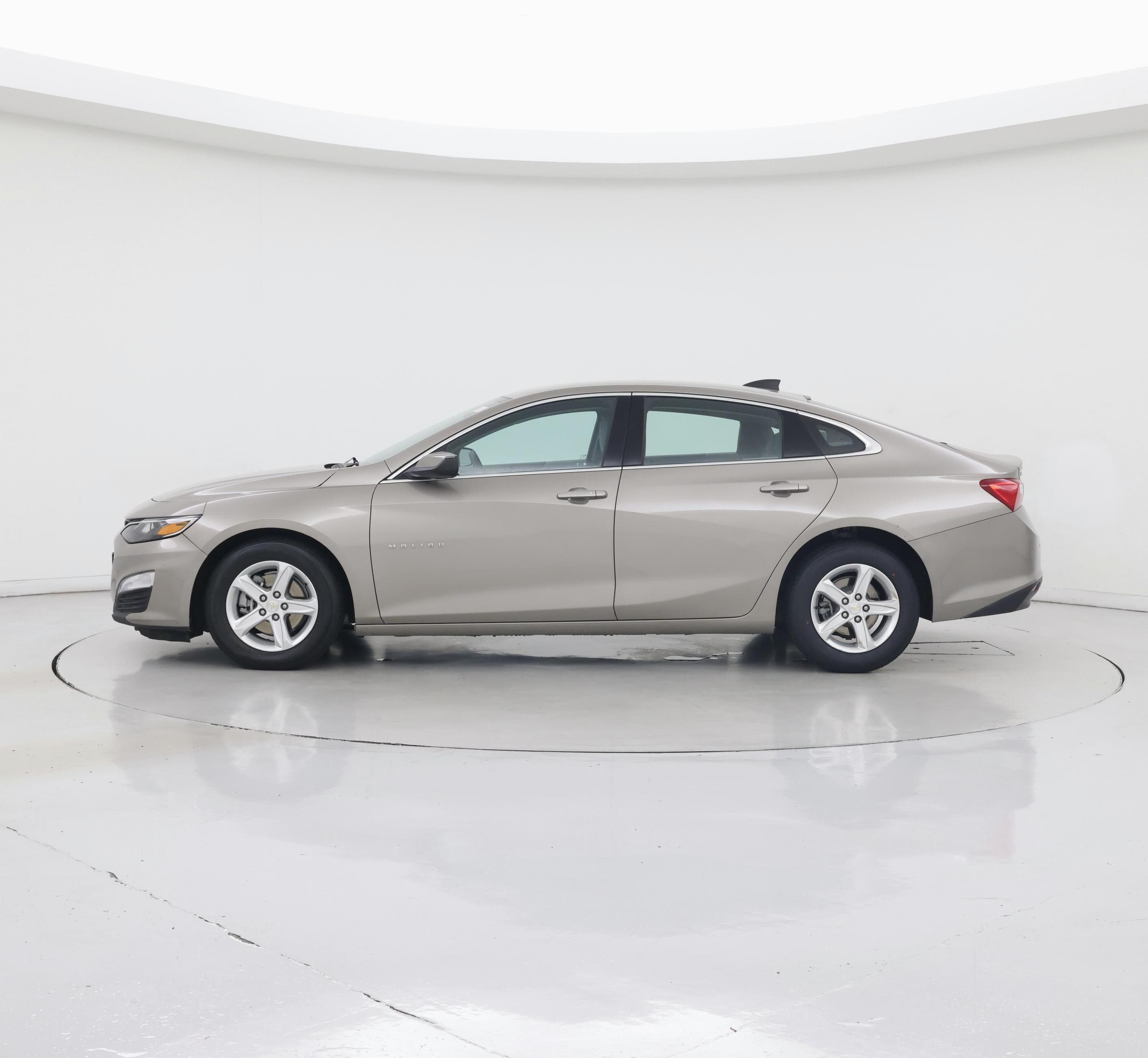 Thumbnail: 2022 Chevrolet Malibu - 3