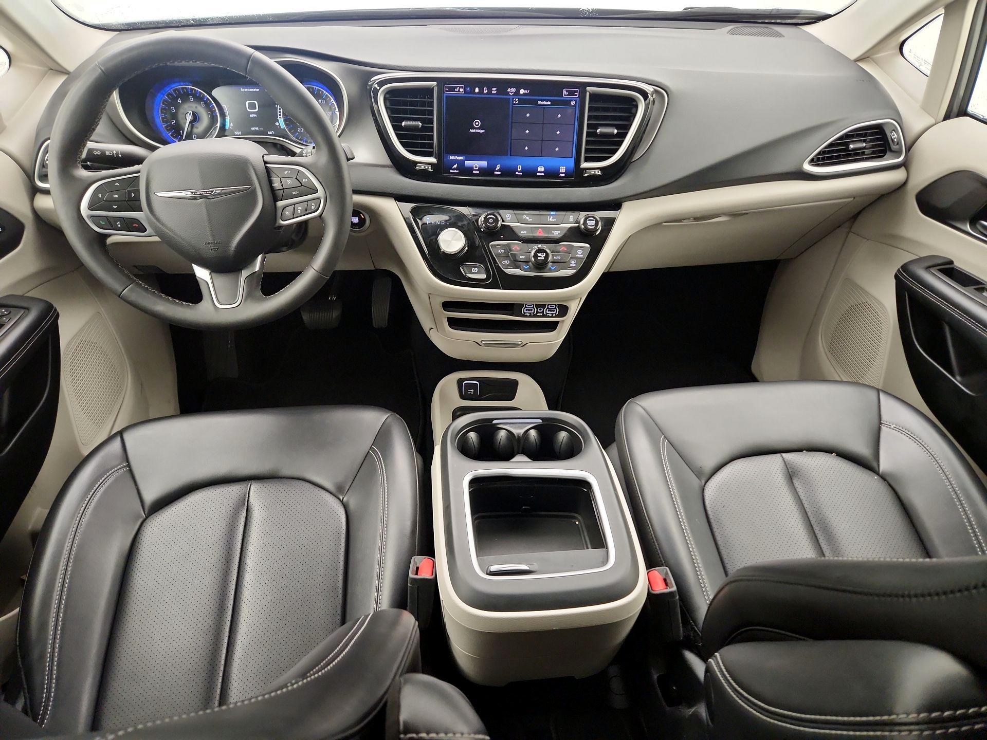 Thumbnail: 2023 Chrysler Pacifica - 9
