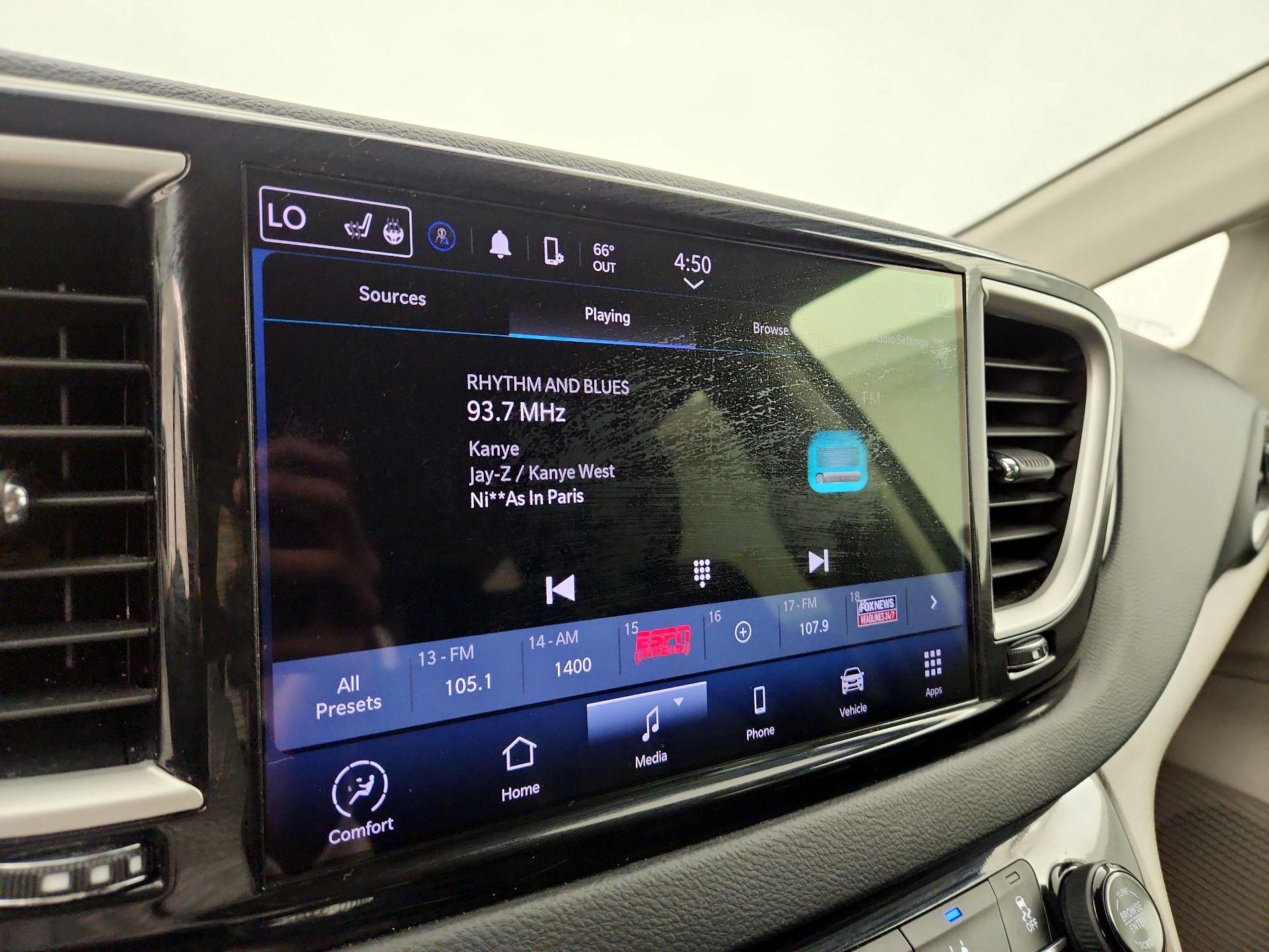 Thumbnail: 2023 Chrysler Pacifica - 15