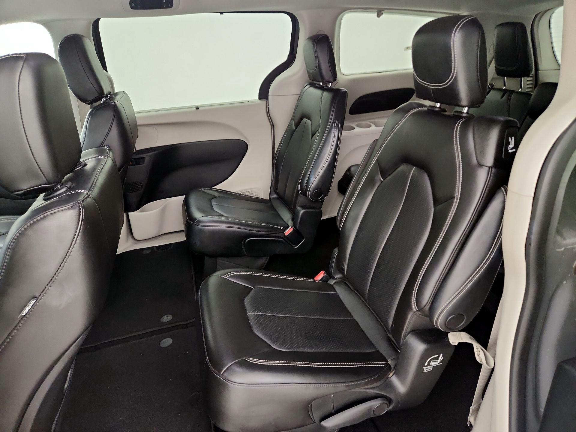 Thumbnail: 2023 Chrysler Pacifica - 19