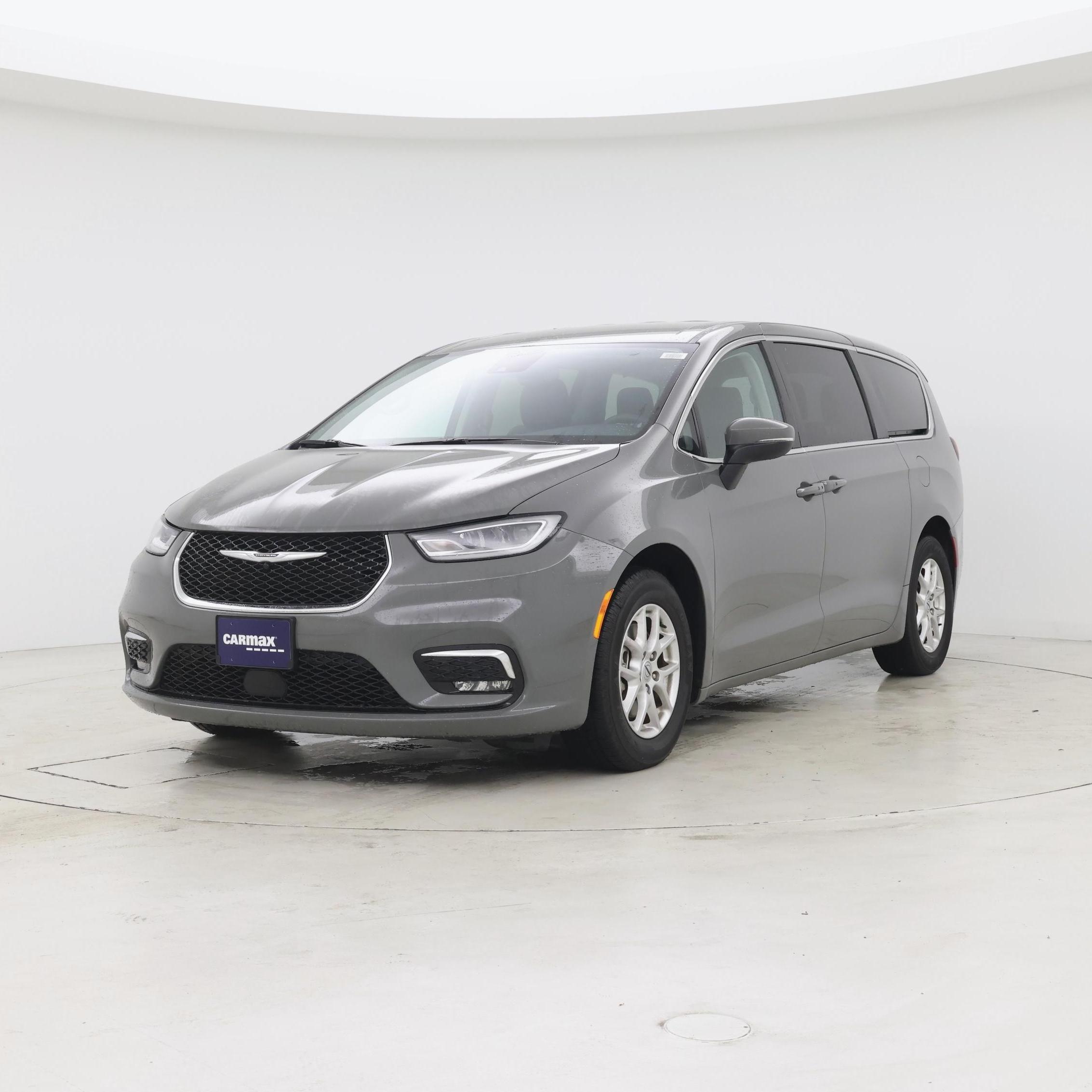 Thumbnail: 2023 Chrysler Pacifica - 4