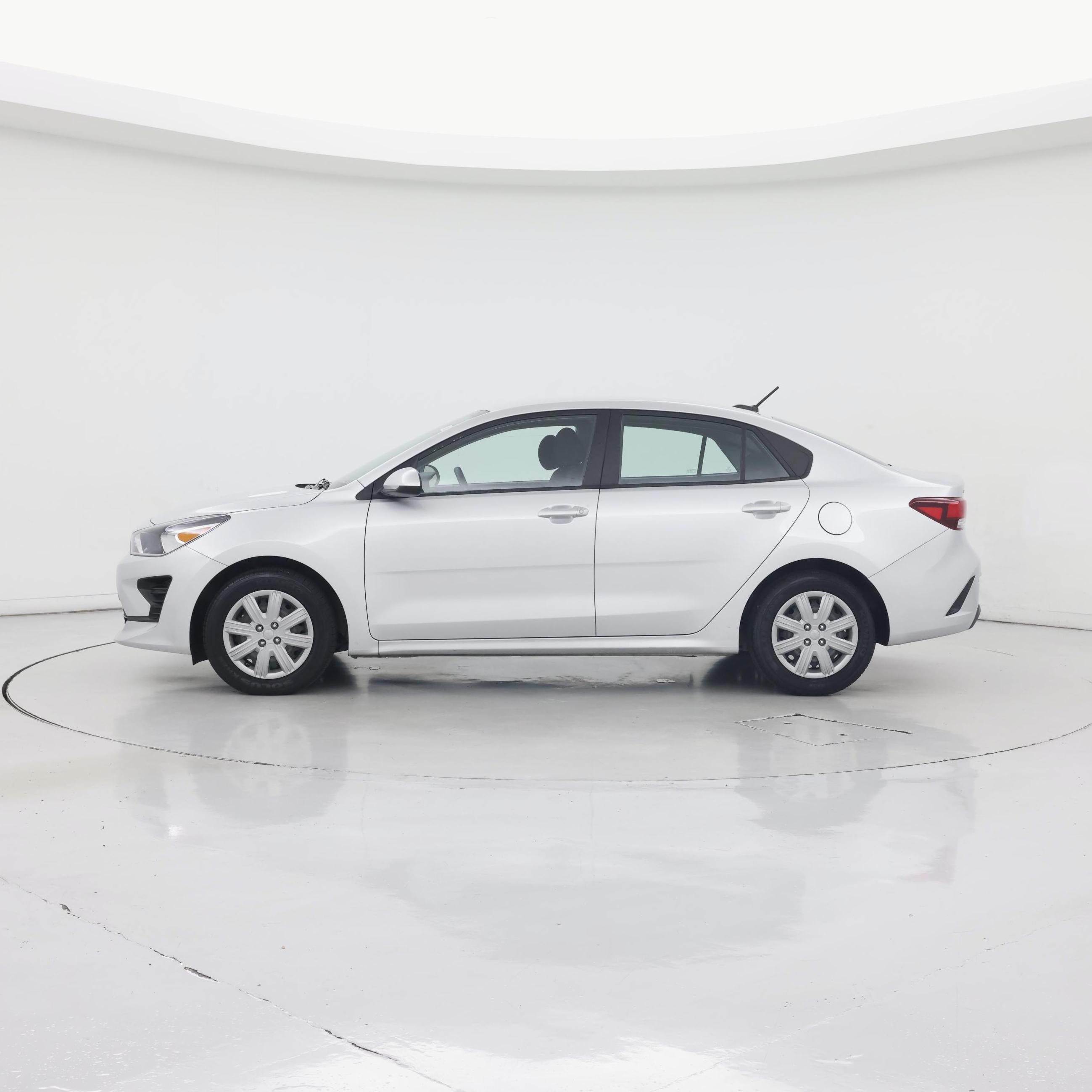 Thumbnail: 2023 Kia Rio - 3