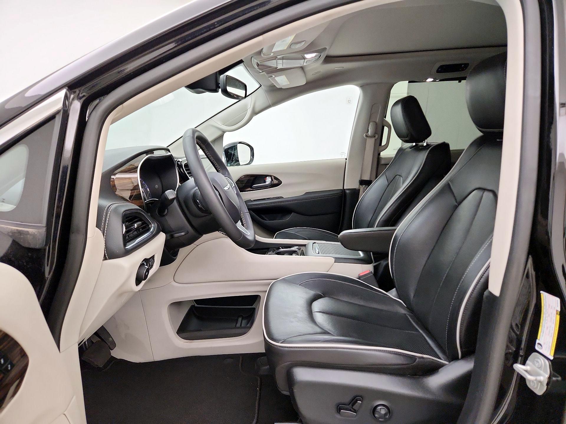 Thumbnail: 2024 Chrysler Pacifica - 11
