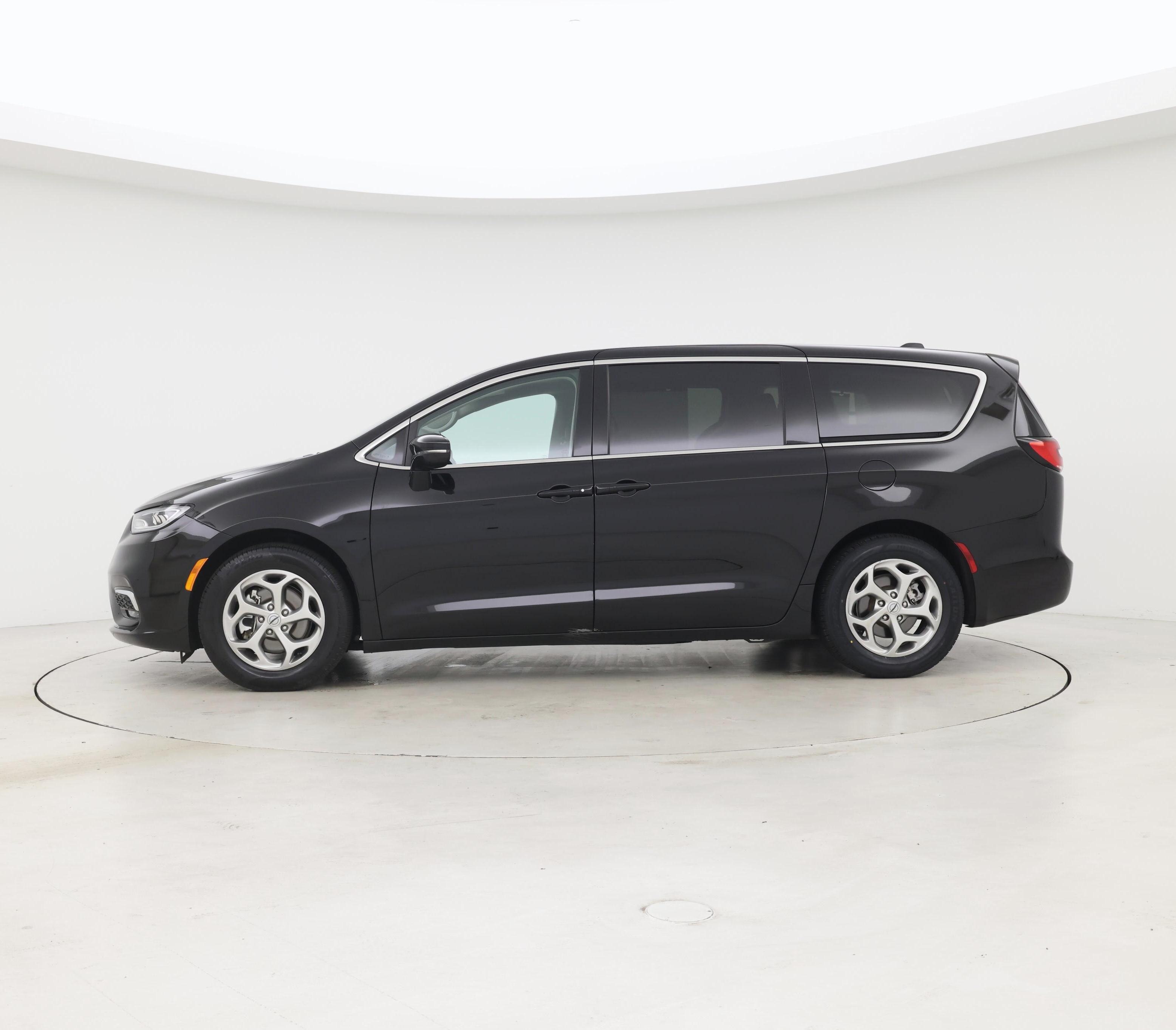 Thumbnail: 2024 Chrysler Pacifica - 3