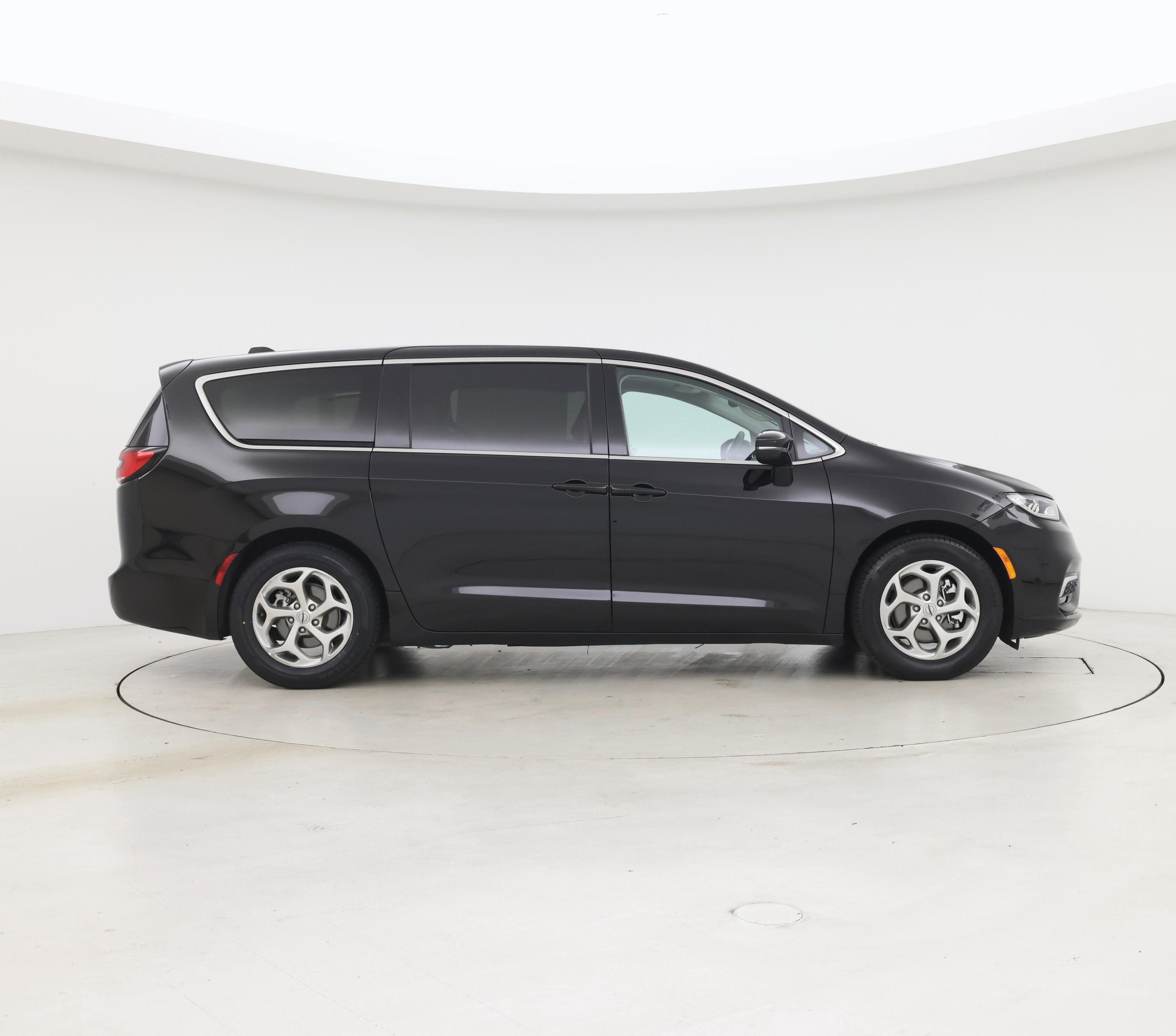 Thumbnail: 2024 Chrysler Pacifica - 7