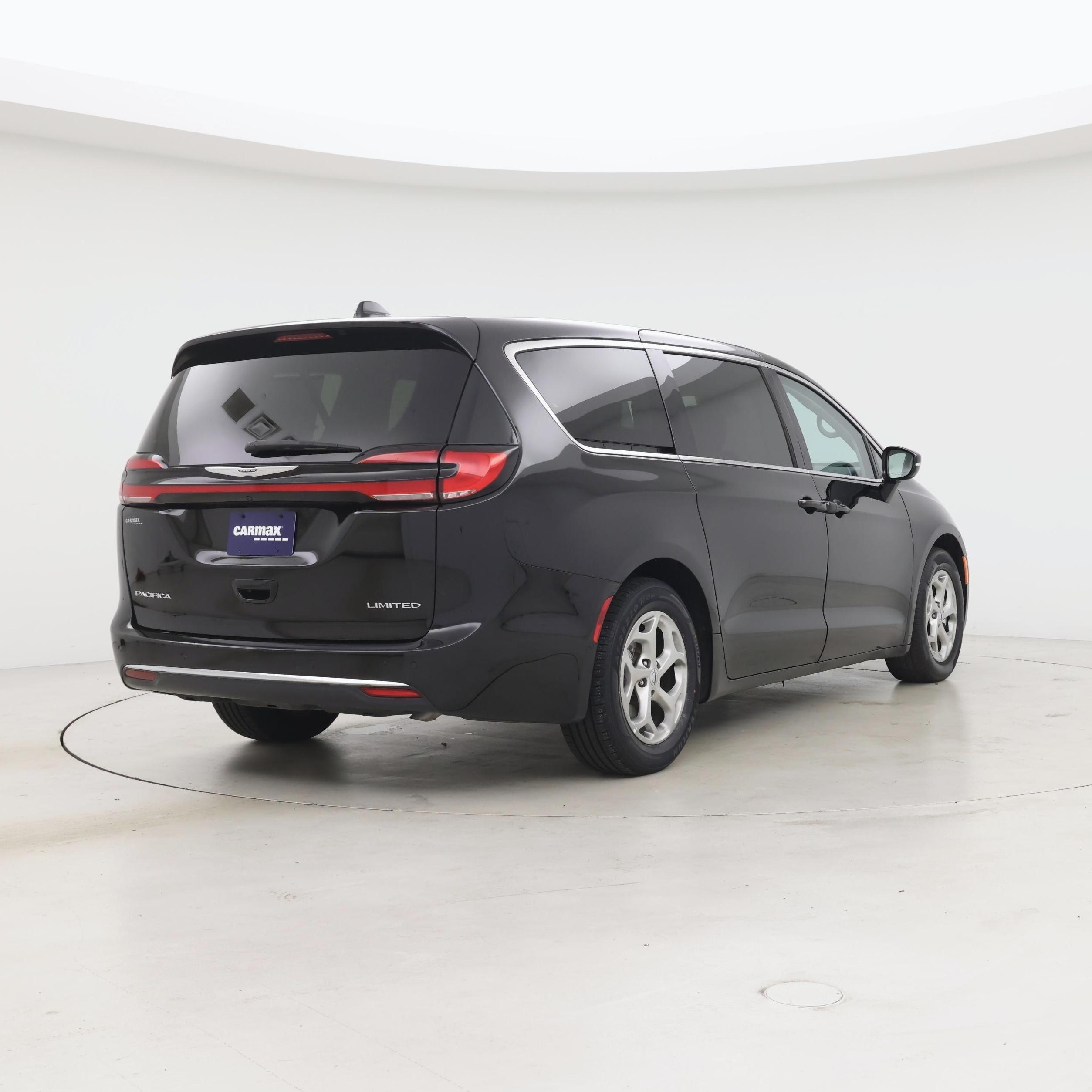 Thumbnail: 2024 Chrysler Pacifica - 8