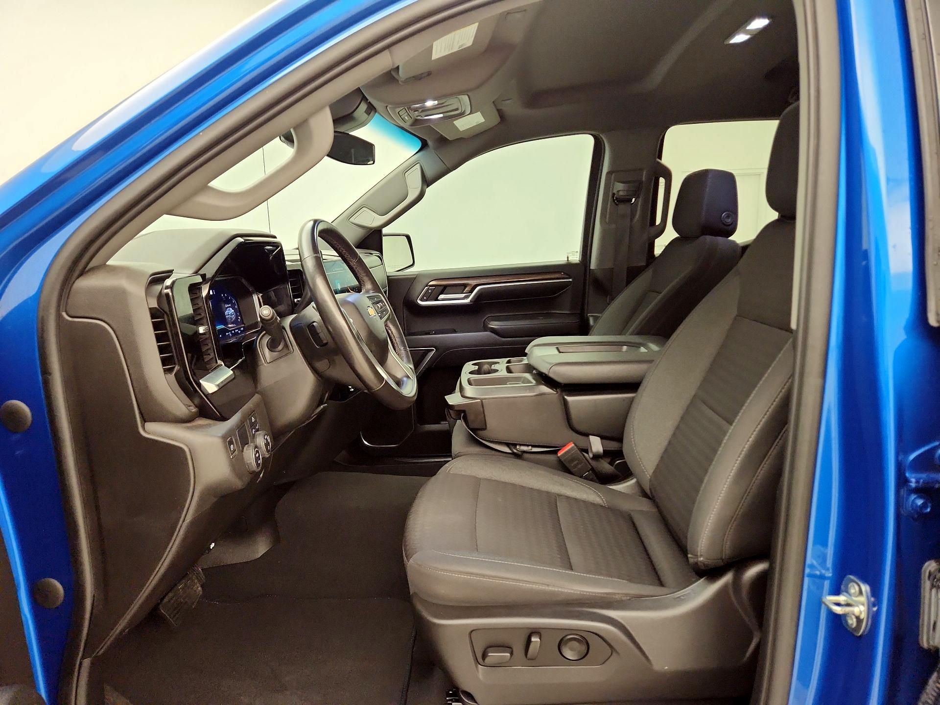 Thumbnail: 2022 Chevrolet Silverado 1500 - 11