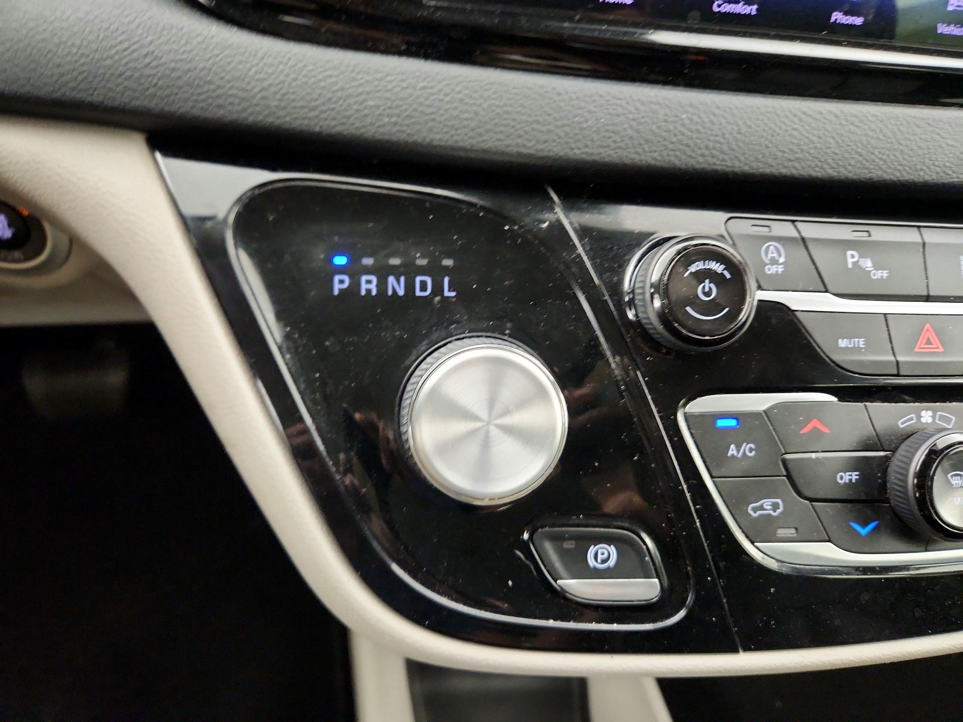 Thumbnail: 2023 Chrysler Pacifica - 17