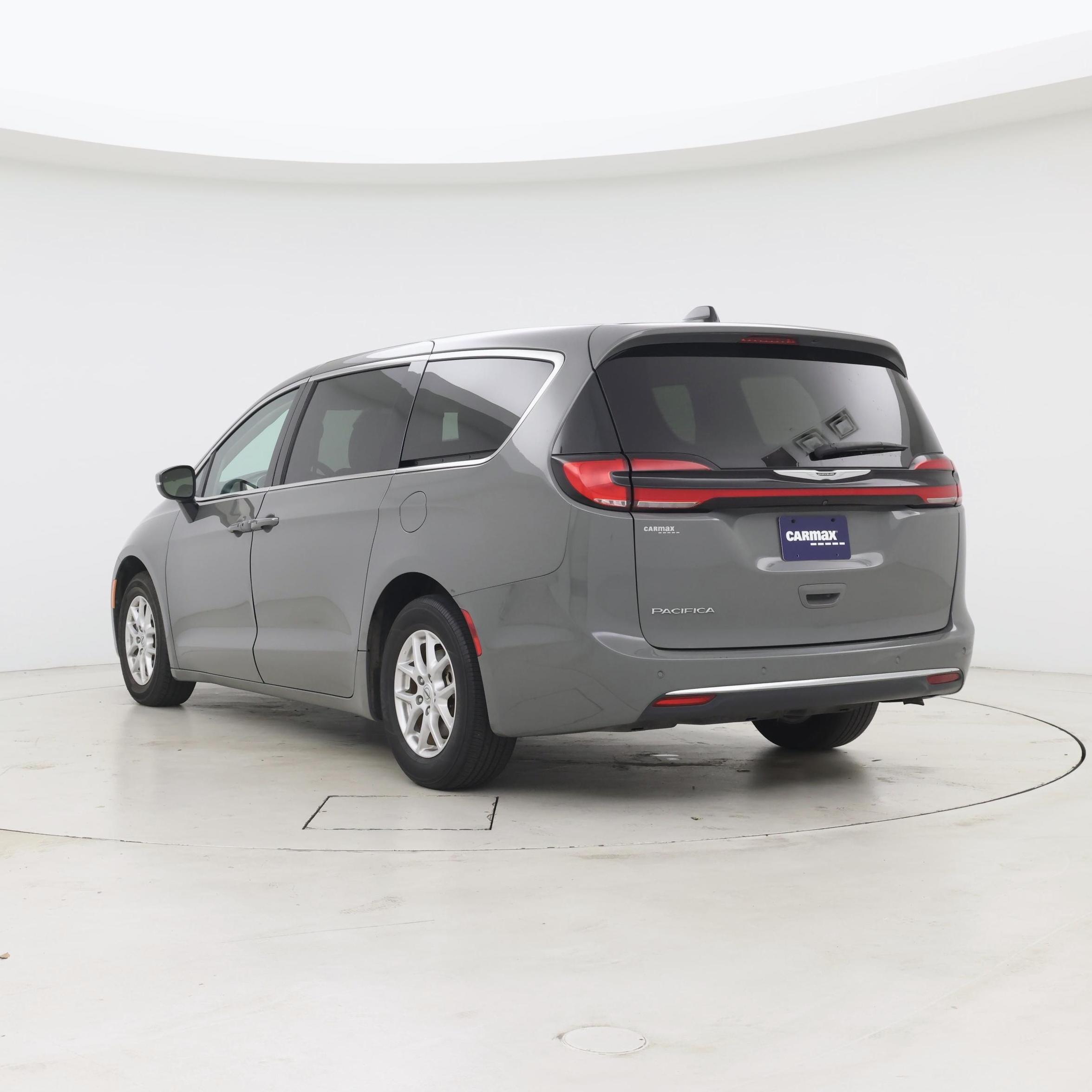 Thumbnail: 2023 Chrysler Pacifica - 2