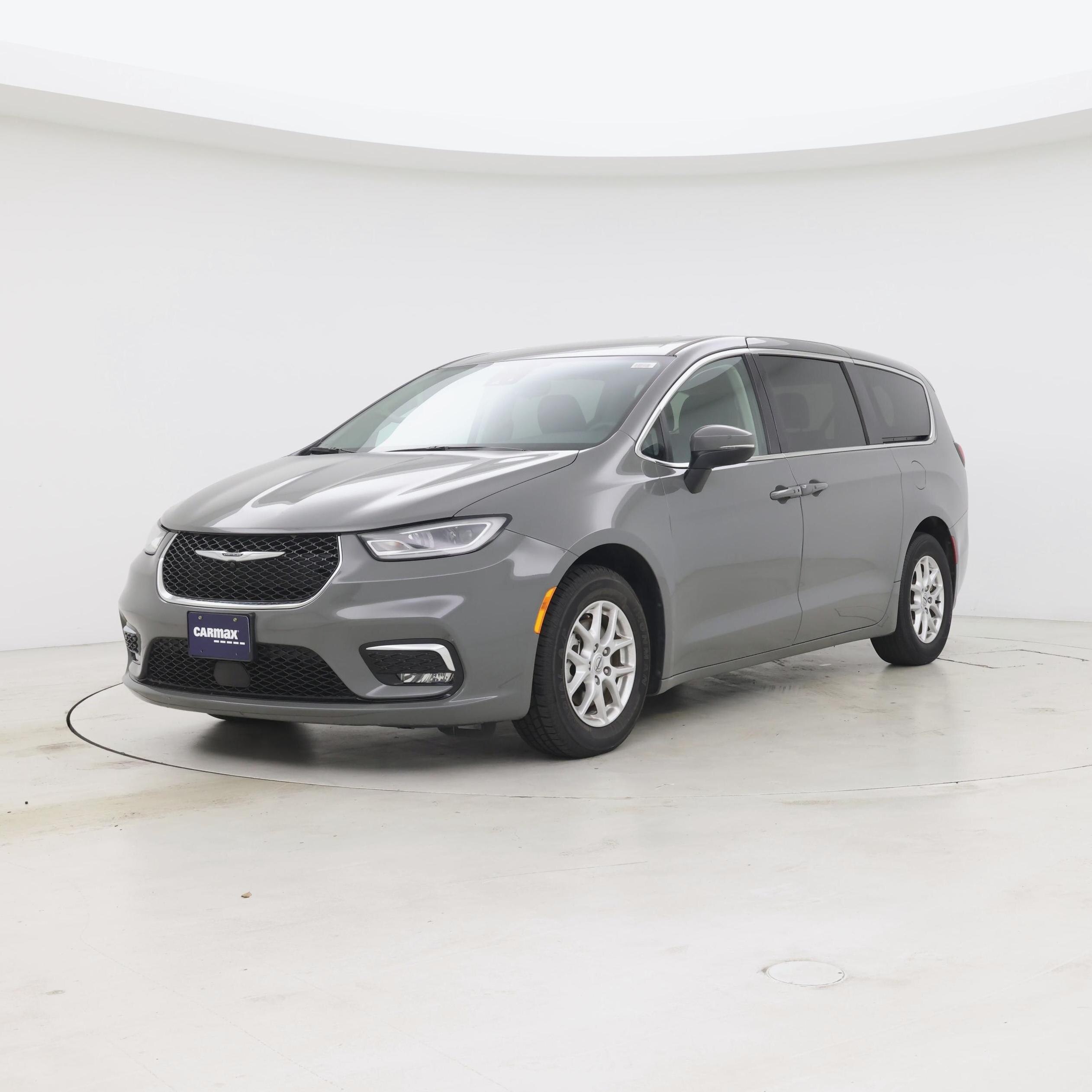 Thumbnail: 2023 Chrysler Pacifica - 4