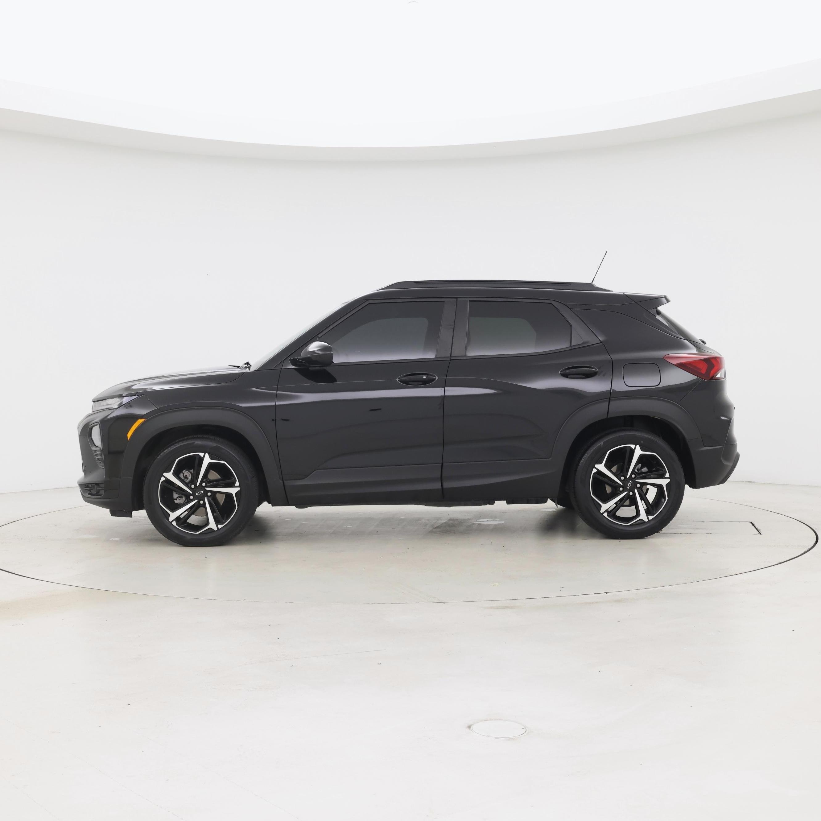 Thumbnail: 2023 Chevrolet TrailBlazer - 3