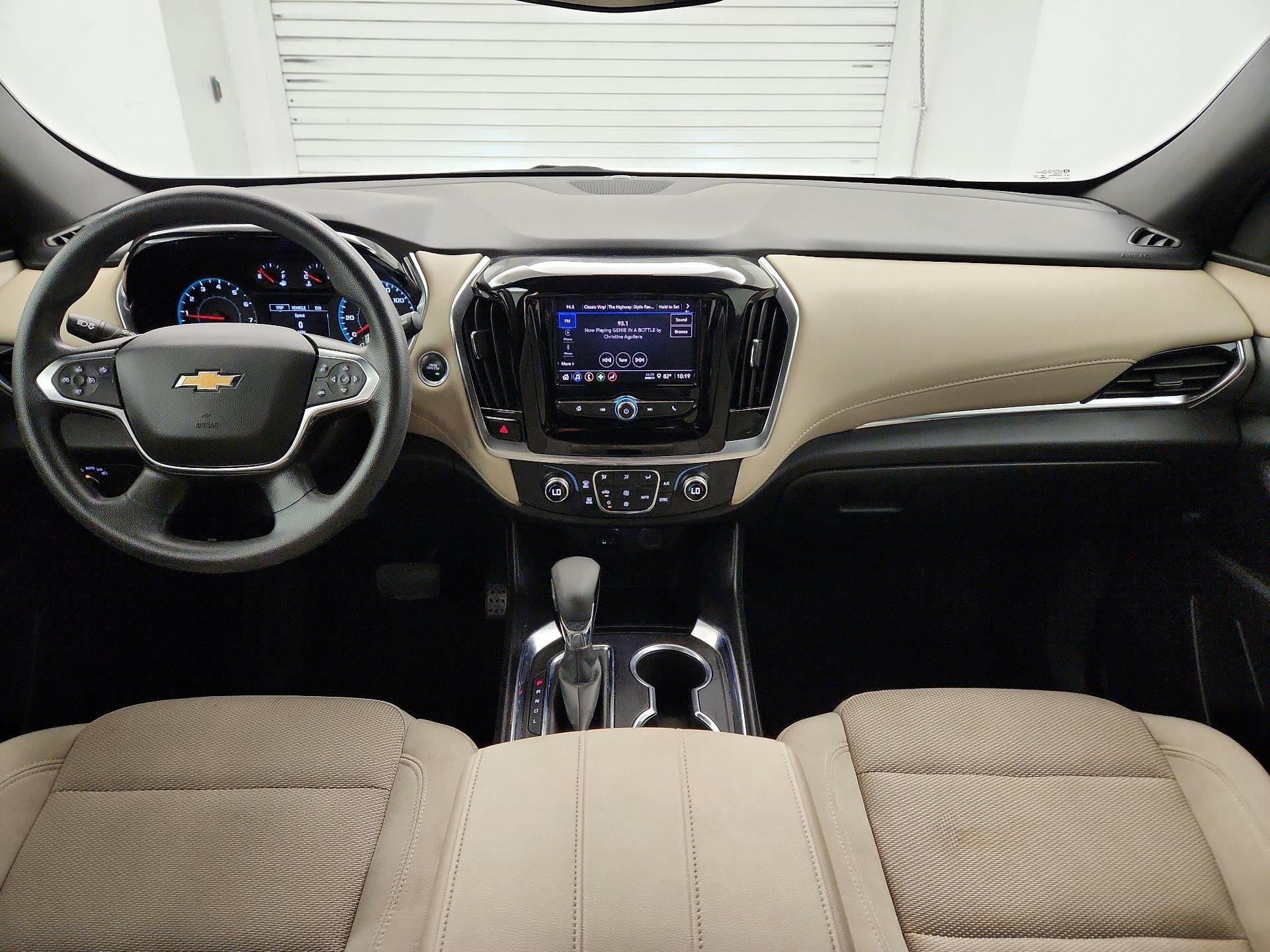 Thumbnail: 2022 Chevrolet Traverse - 9