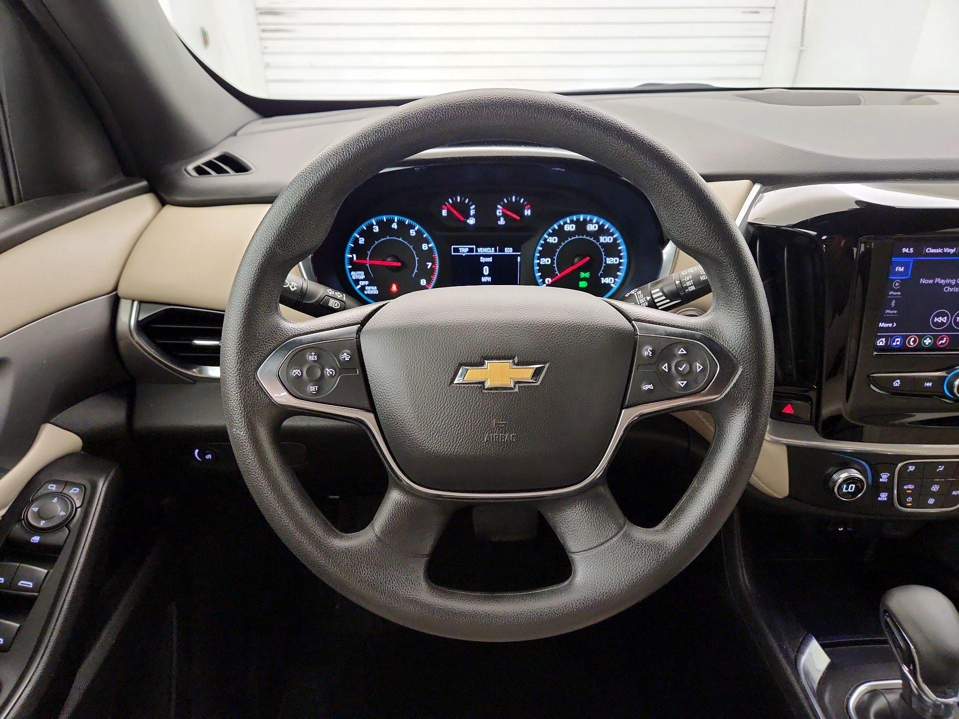 Thumbnail: 2022 Chevrolet Traverse - 10