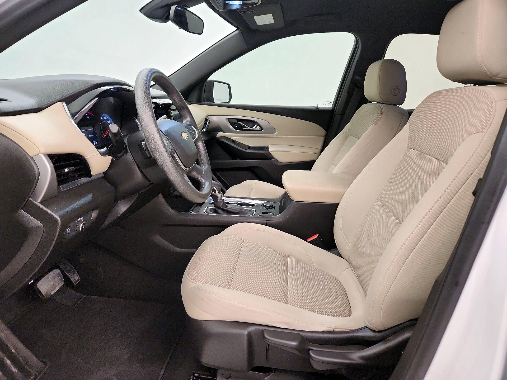 Thumbnail: 2022 Chevrolet Traverse - 11