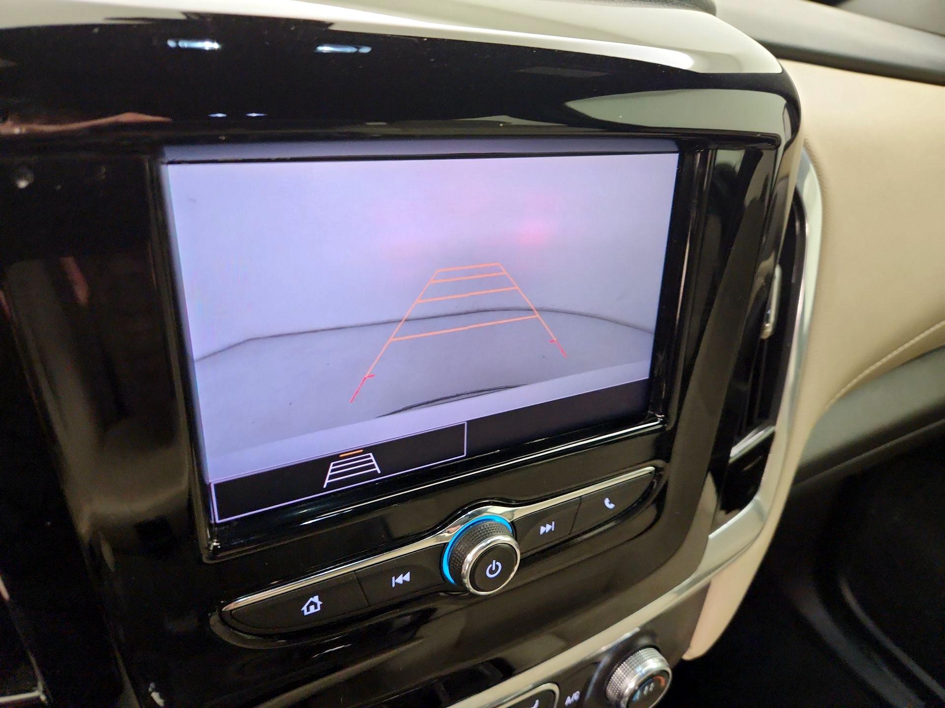 Thumbnail: 2022 Chevrolet Traverse - 14