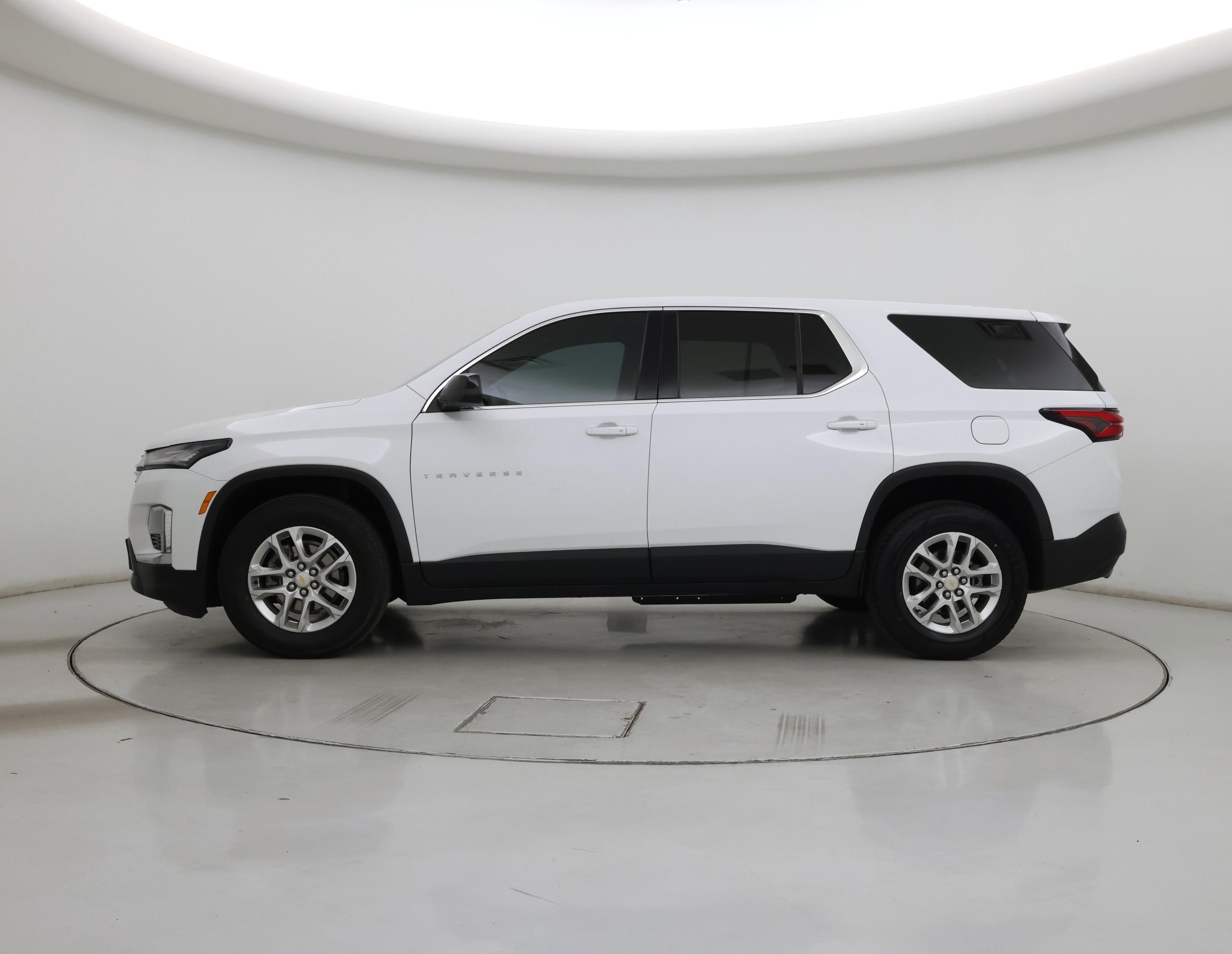 Thumbnail: 2022 Chevrolet Traverse - 3