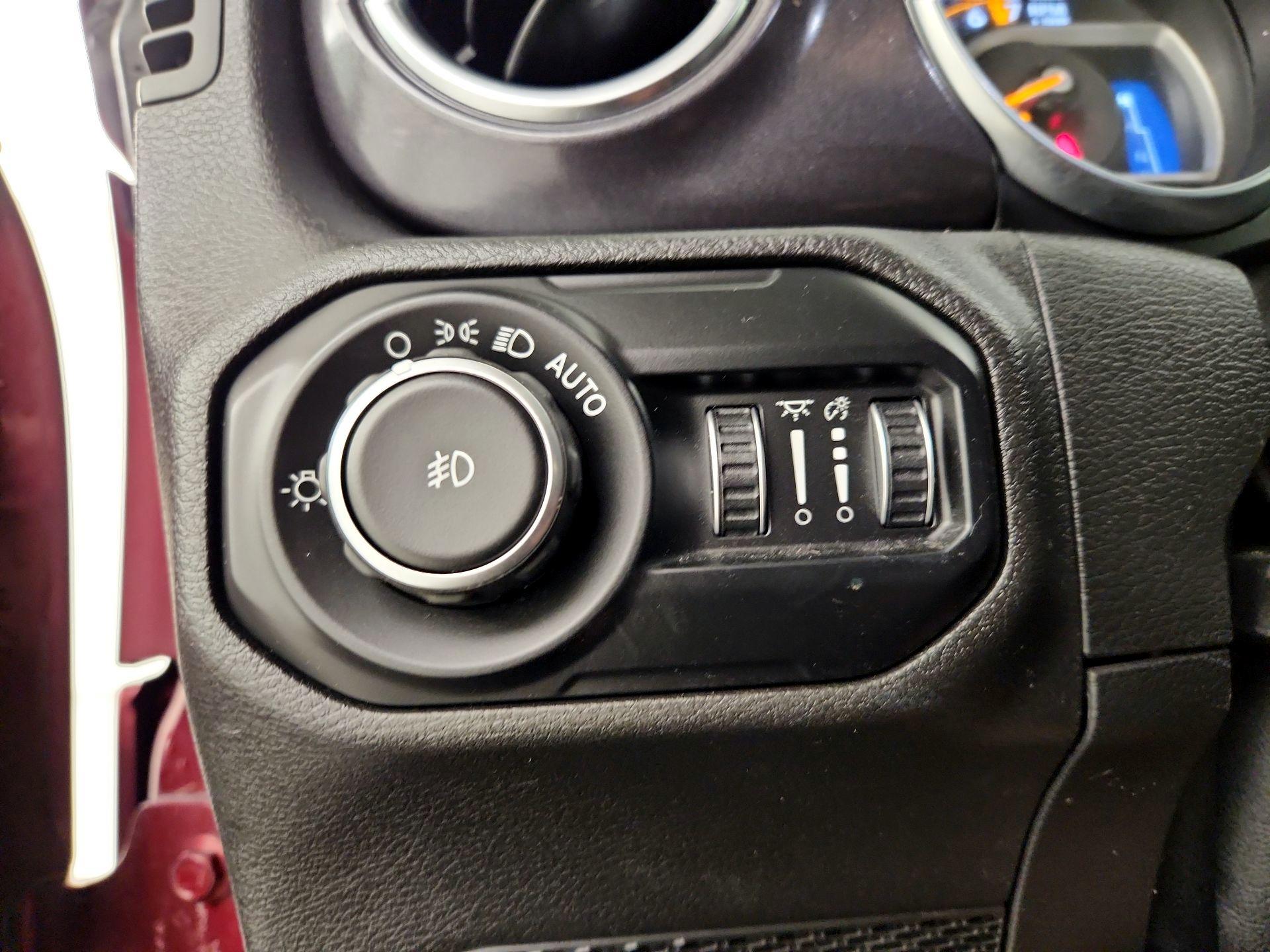 Thumbnail: 2021 Jeep Wrangler - 13