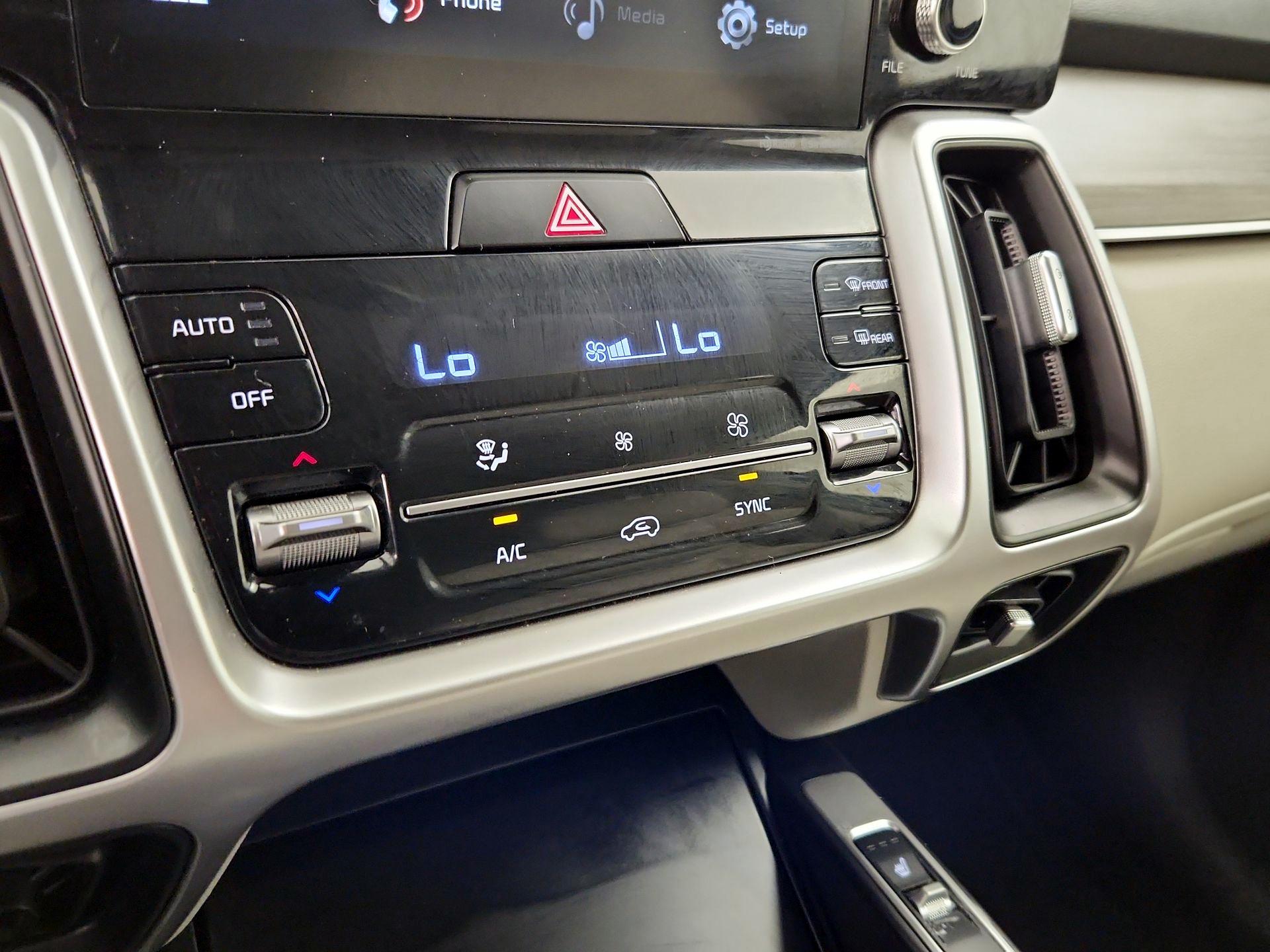 Thumbnail: 2021 Kia Sorento - 16