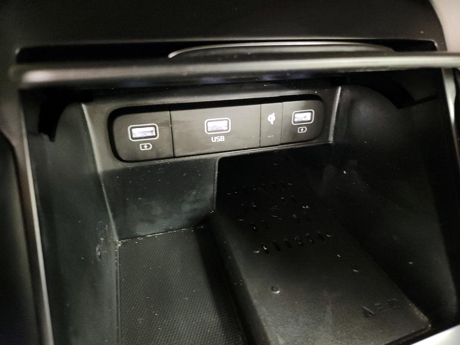 Thumbnail: 2021 Kia Sorento - 18