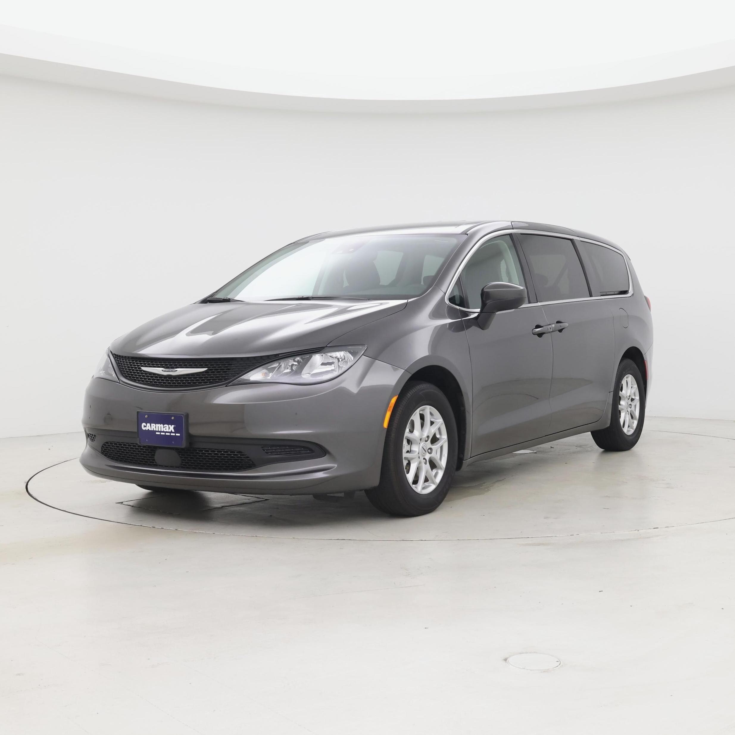 Thumbnail: 2023 Chrysler Voyager - 4