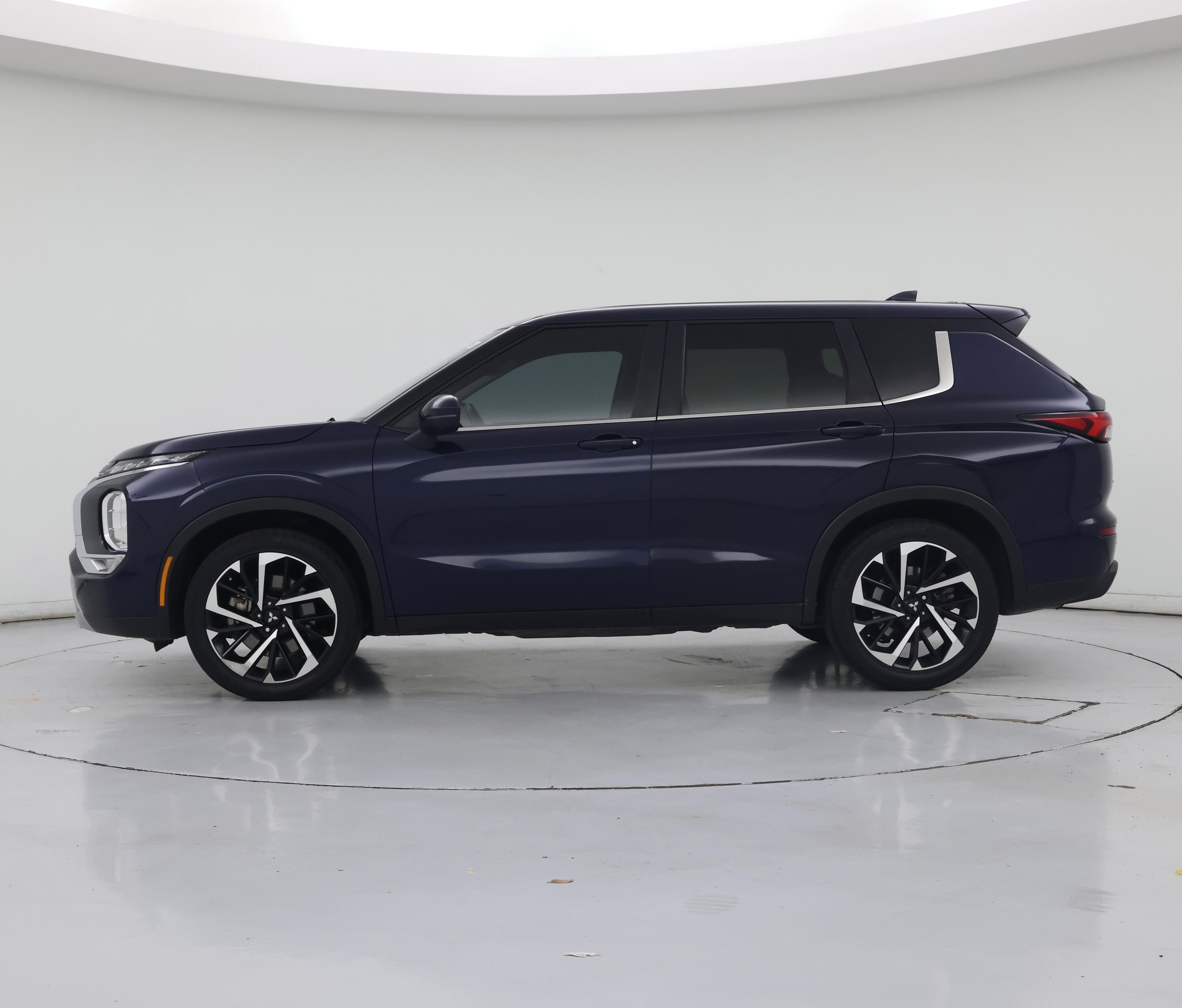 Thumbnail: 2024 Mitsubishi Outlander - 3