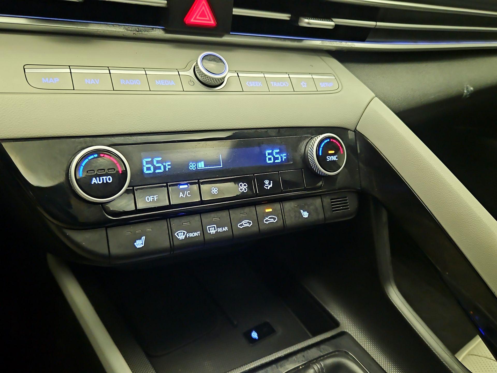 Thumbnail: 2024 Hyundai Elantra - 17
