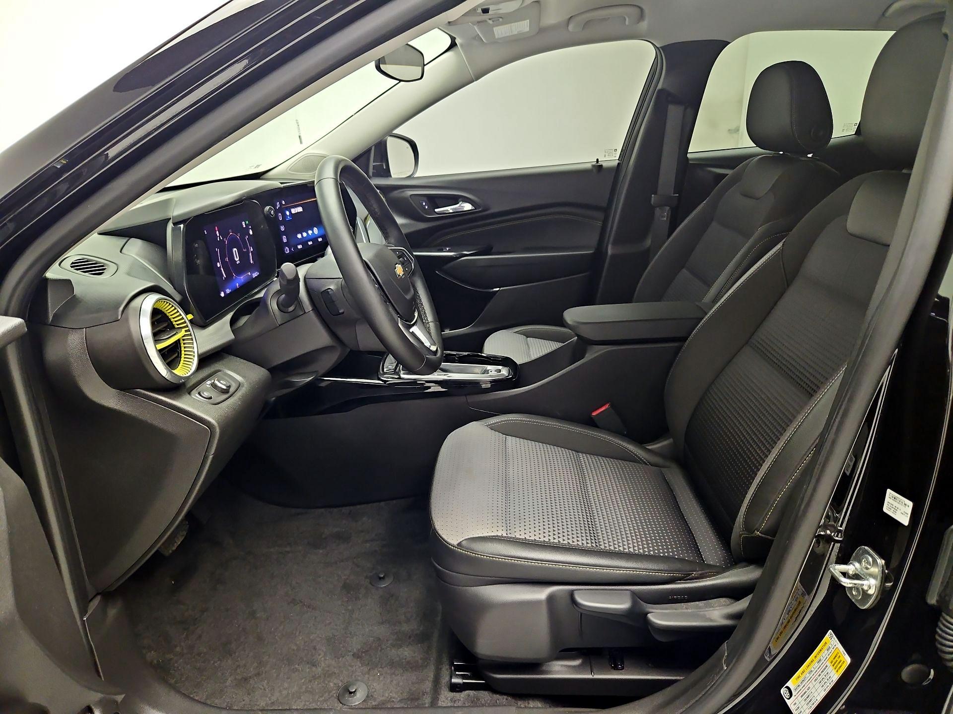 Thumbnail: 2025 Chevrolet Trax - 11