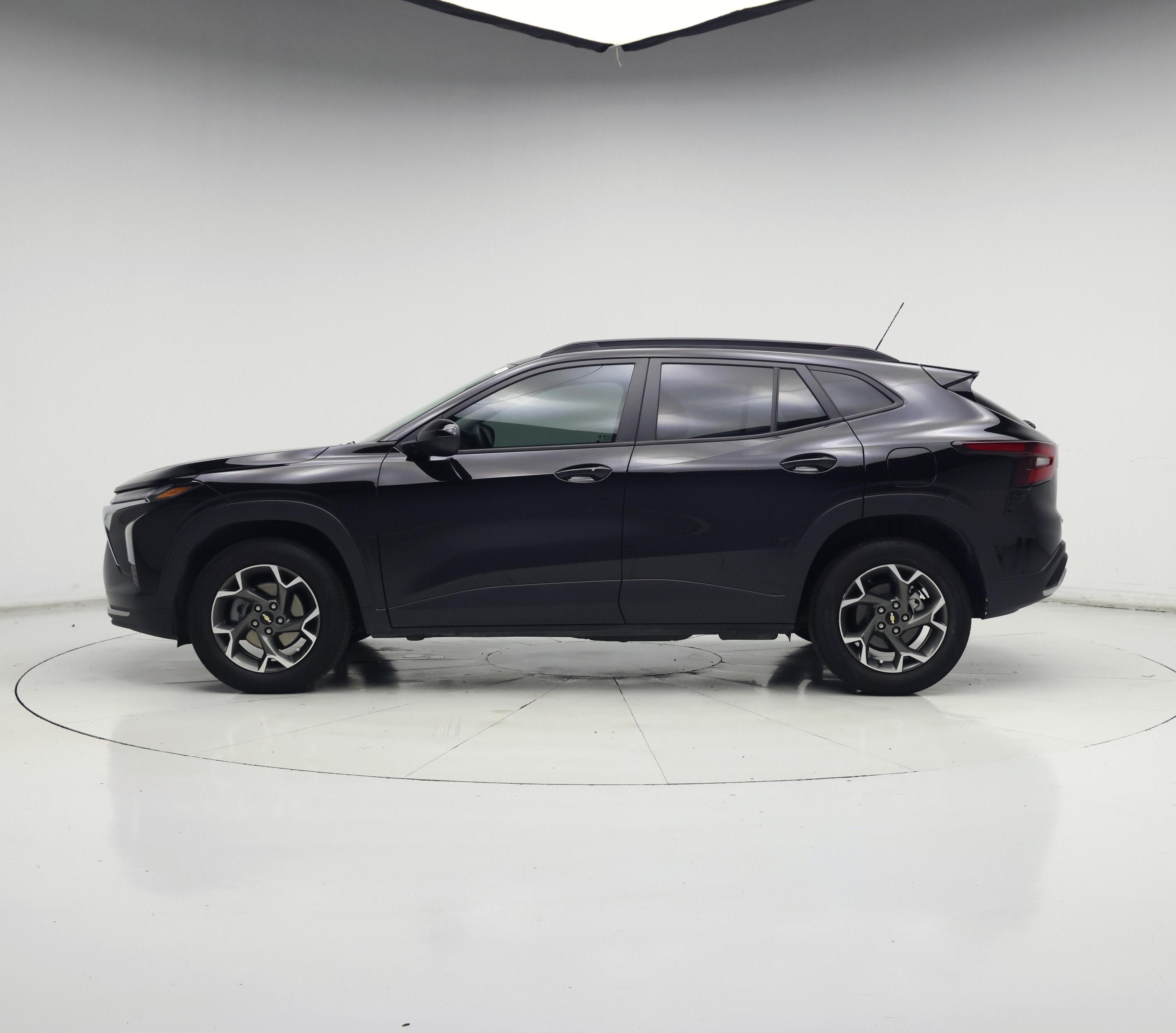 Thumbnail: 2025 Chevrolet Trax - 3