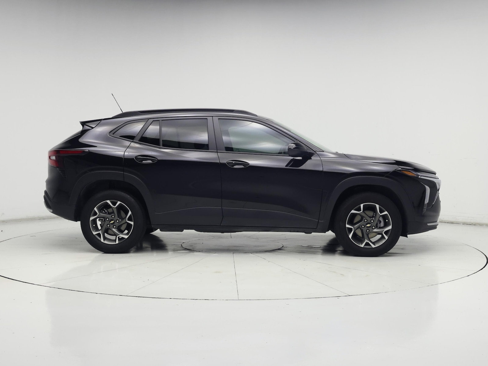 2025 Chevrolet Trax LT - Photo 8