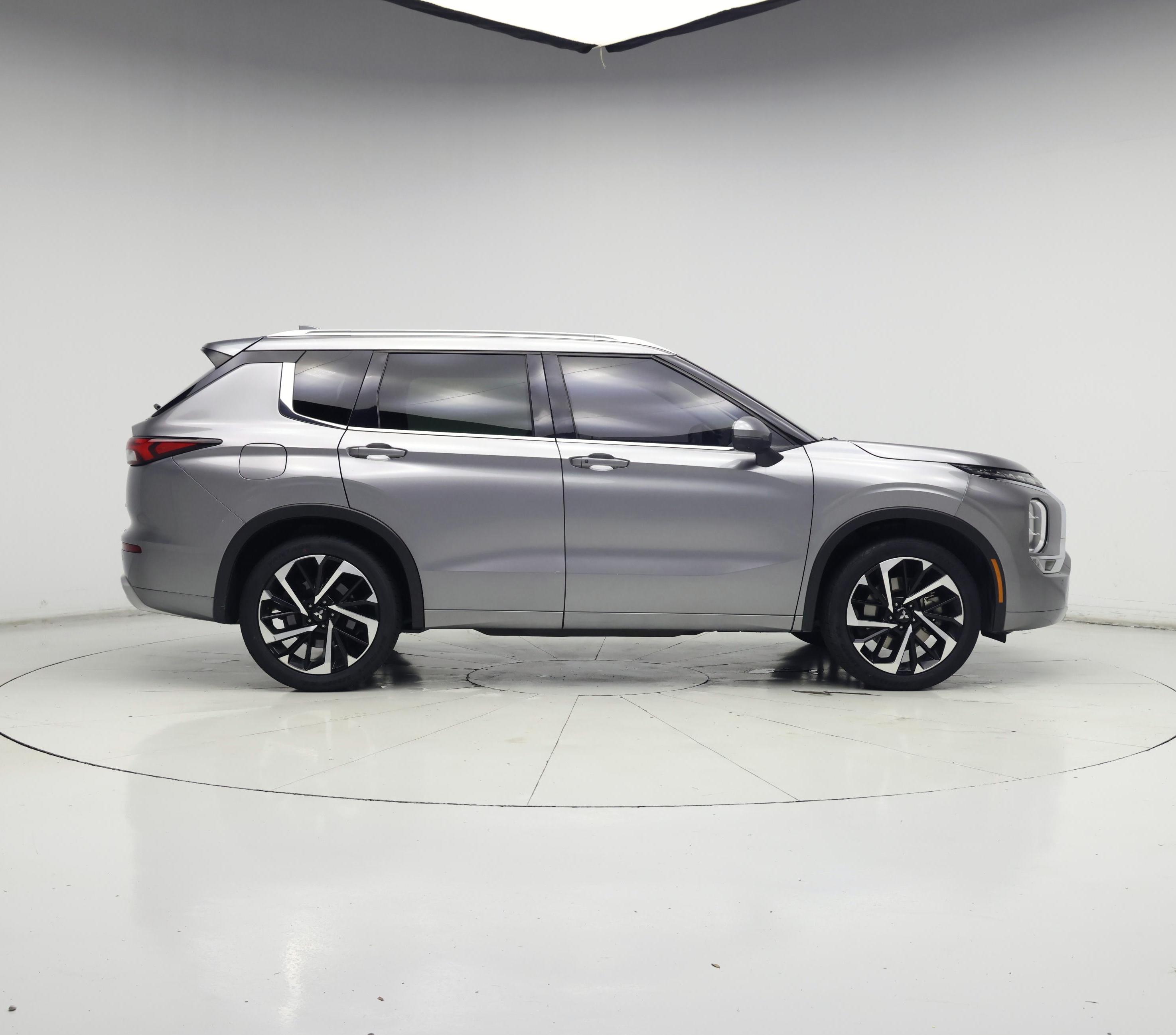 Thumbnail: 2022 Mitsubishi Outlander - 7